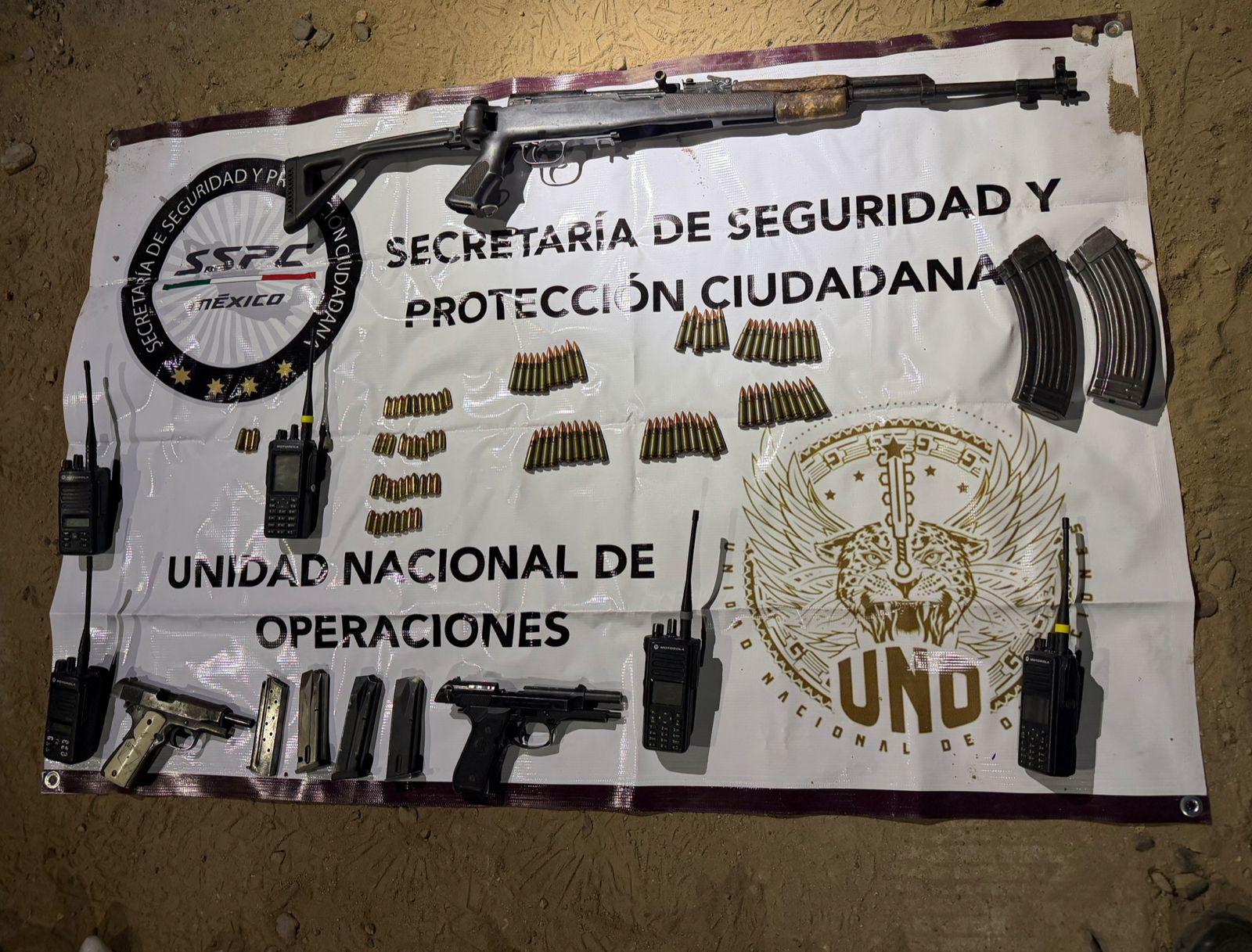 $!Detienen a 3 y aseguran un centro de monitoreo apócrifo en La Guamuchilera, Sinaloa