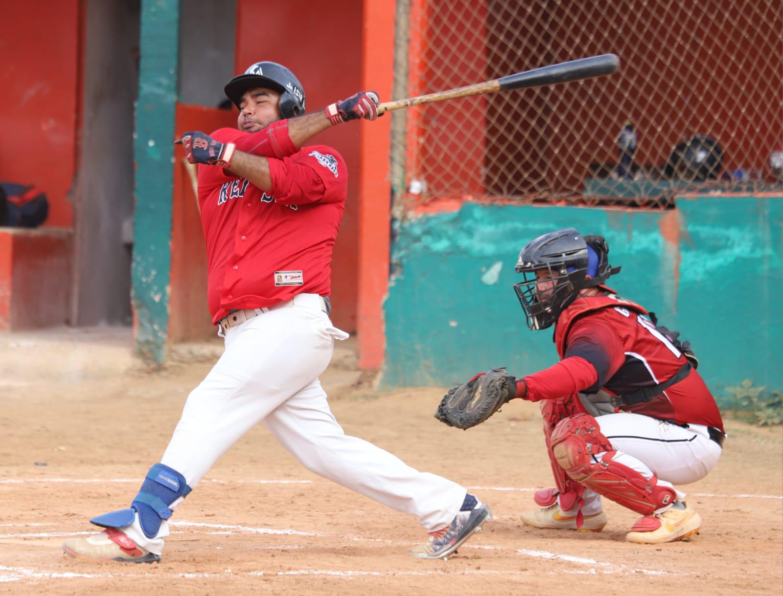 $!Cremería El Placer asume cima de Liga de Beisbol Meseros