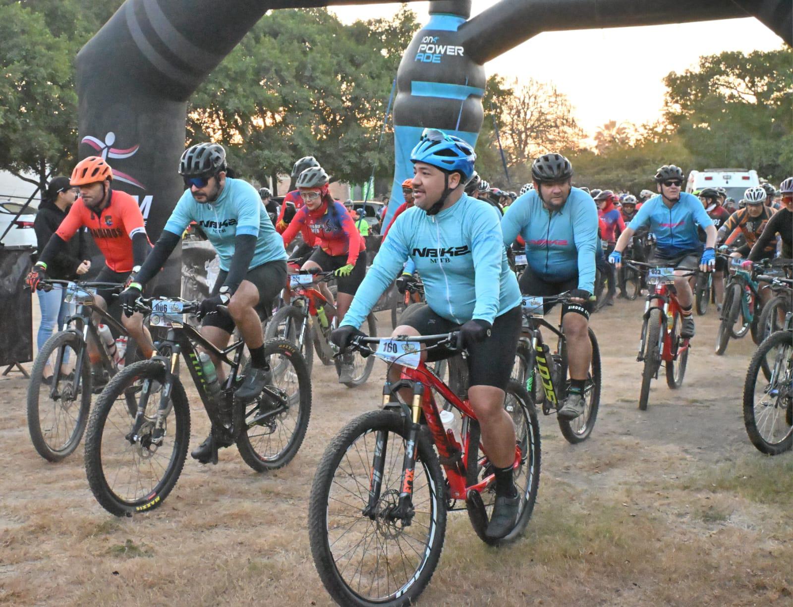 $!Toman más de 200 ciclistas el Cuarto Reto Polillas MTB Mazatlán