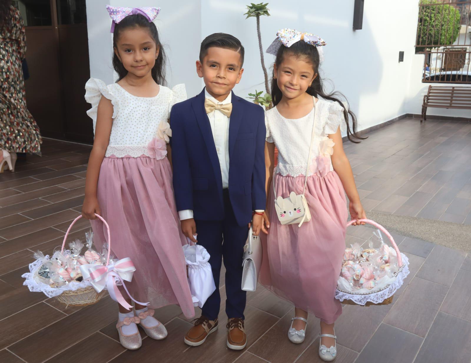 $!Los pequeños Renata Moreno Flores, Miguel Ángel Peralta y Fátima Moreno Flores.