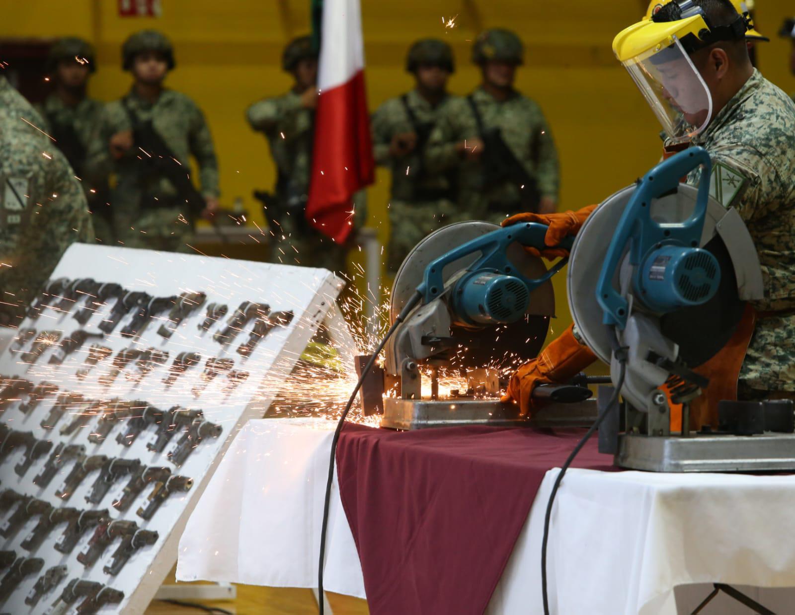 $!Destruyen 372 armas y más de 61 mil cartuchos en Culiacán durante conmemoración por el desarme