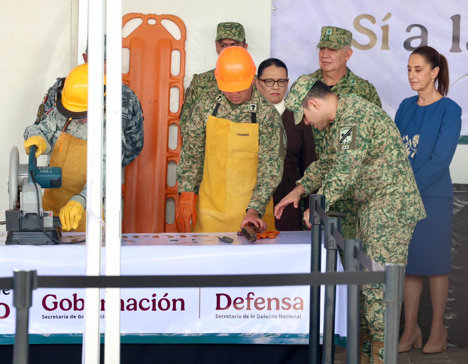 $!Sheinbaum da banderazo a centro de acopio de armas en Basílica de Guadalupe