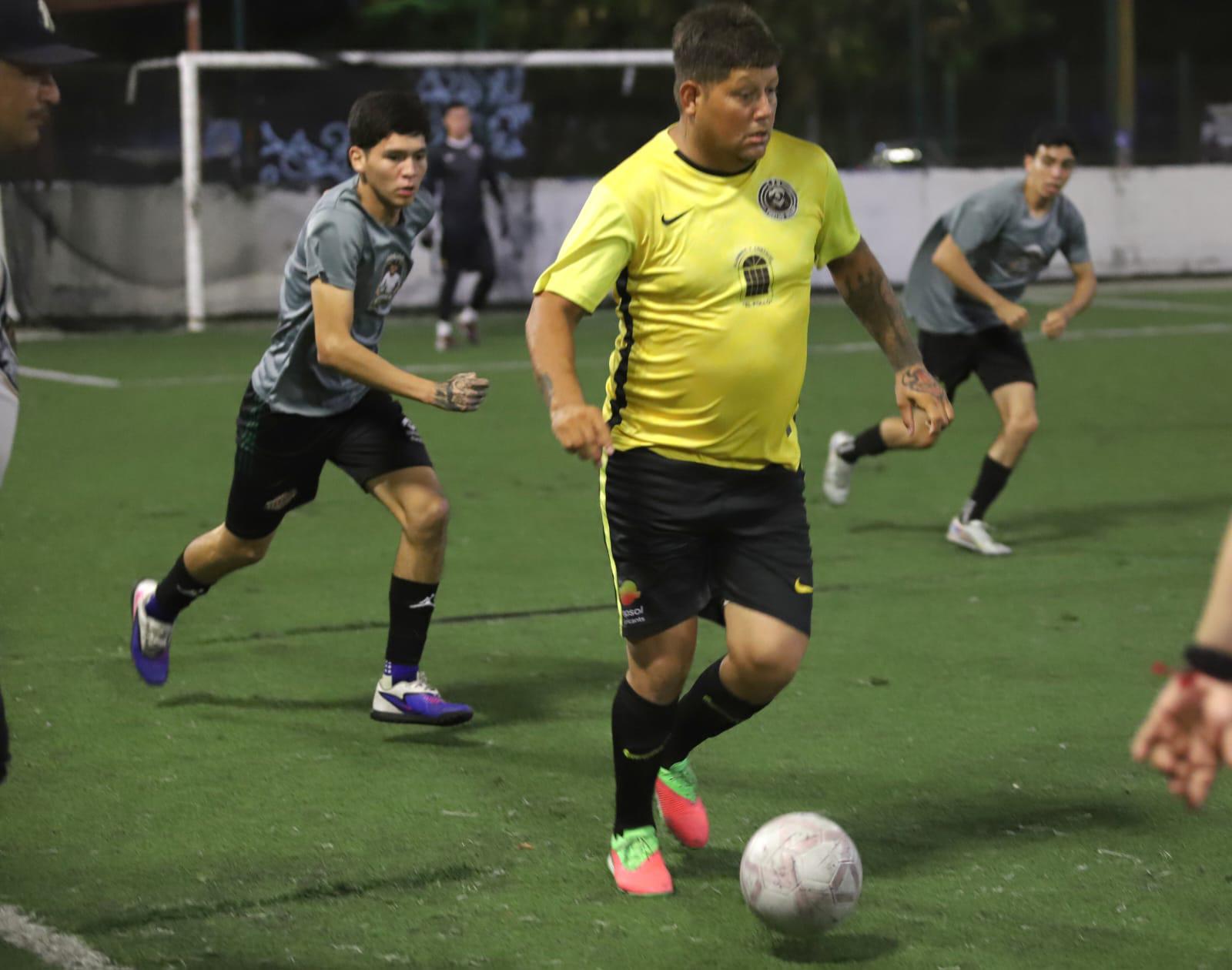 $!Aluminios El Pollo y Yiyoneta FC dejan todo para la vuelta en cuartos del Intercanchas