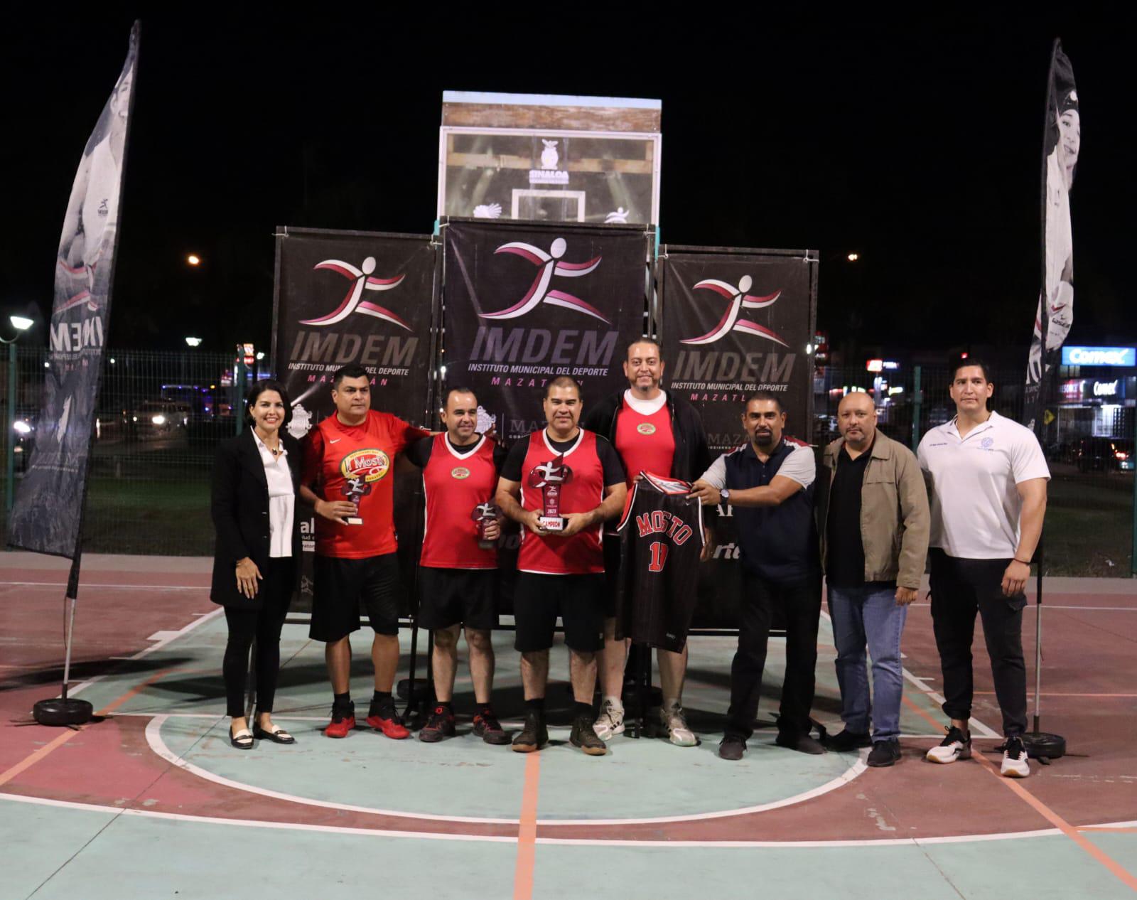 $!Abre nueva temporada la Liga de Baloncesto del Parque Lineal