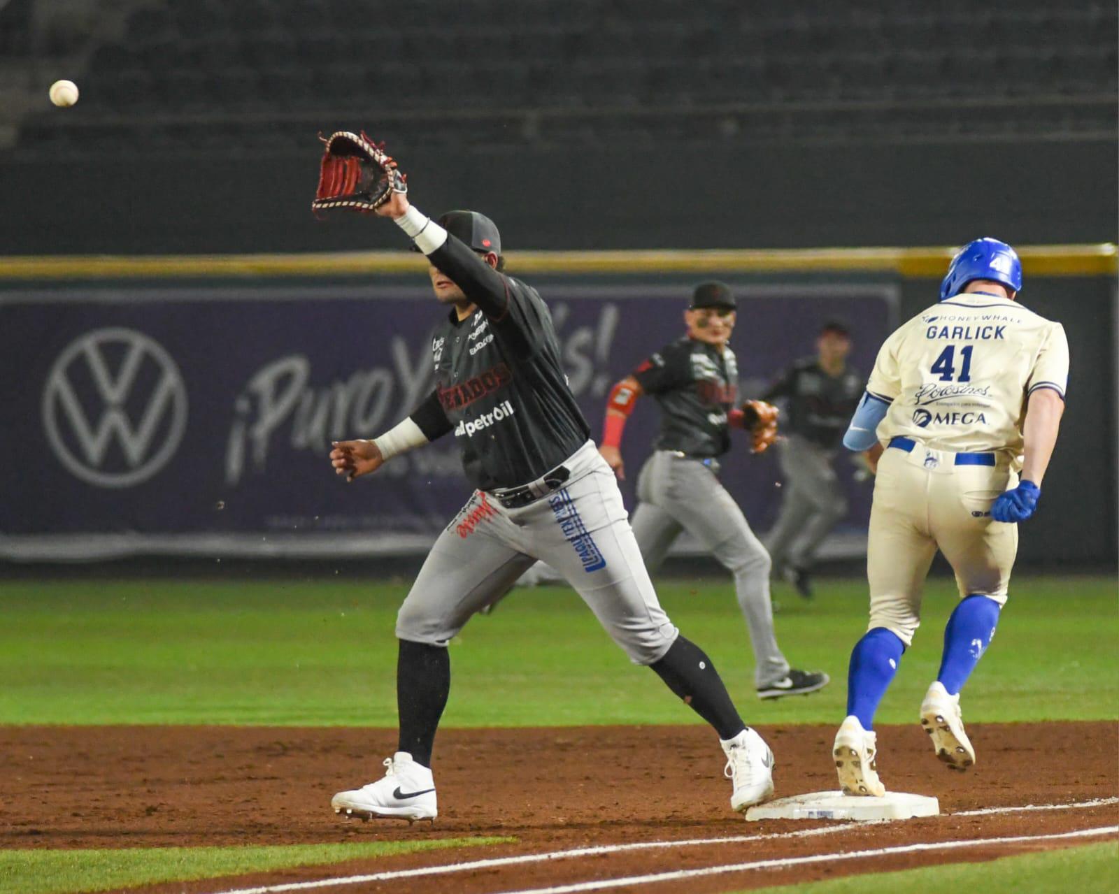 $!A Venados se le escapa el triunfo al final y Yaquis empareja la serie