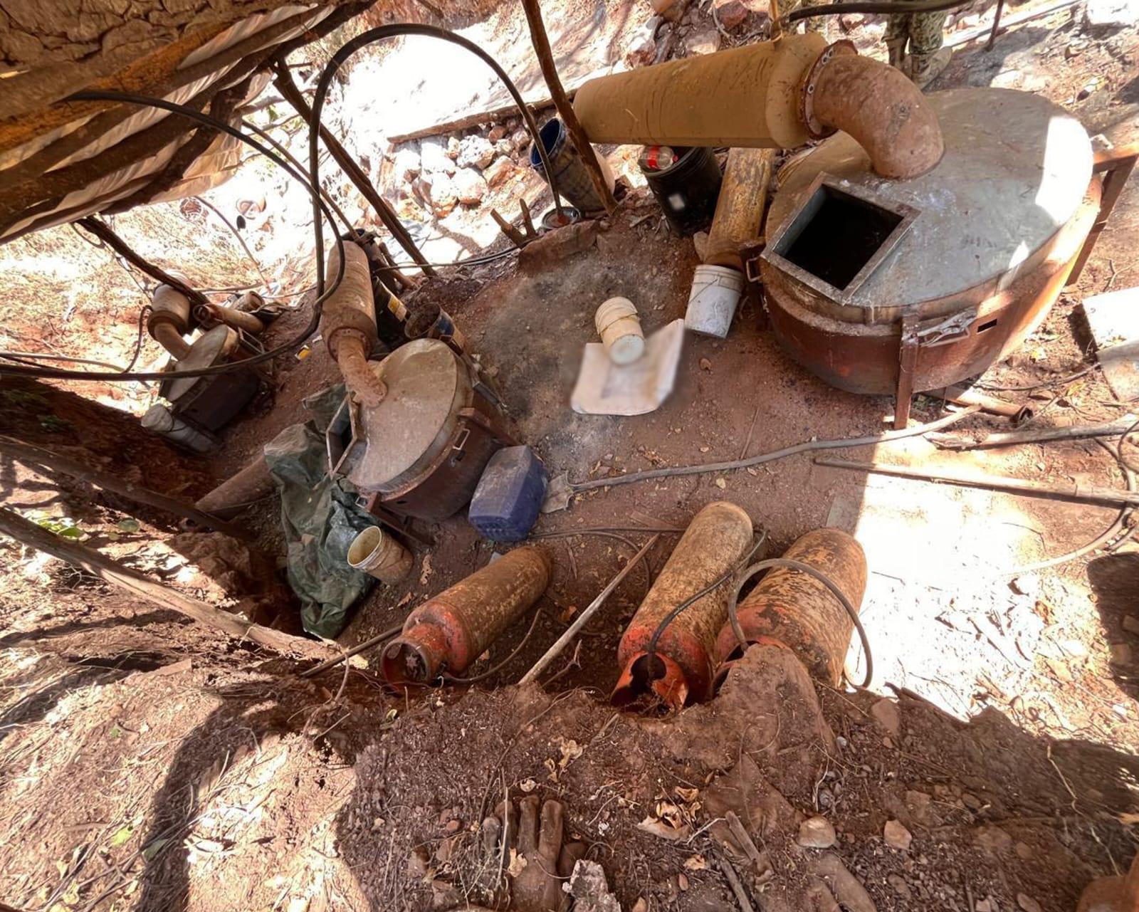 $!Incautan mil 715 litros de sustancias para elaboración de metanfetamina, en Culiacán