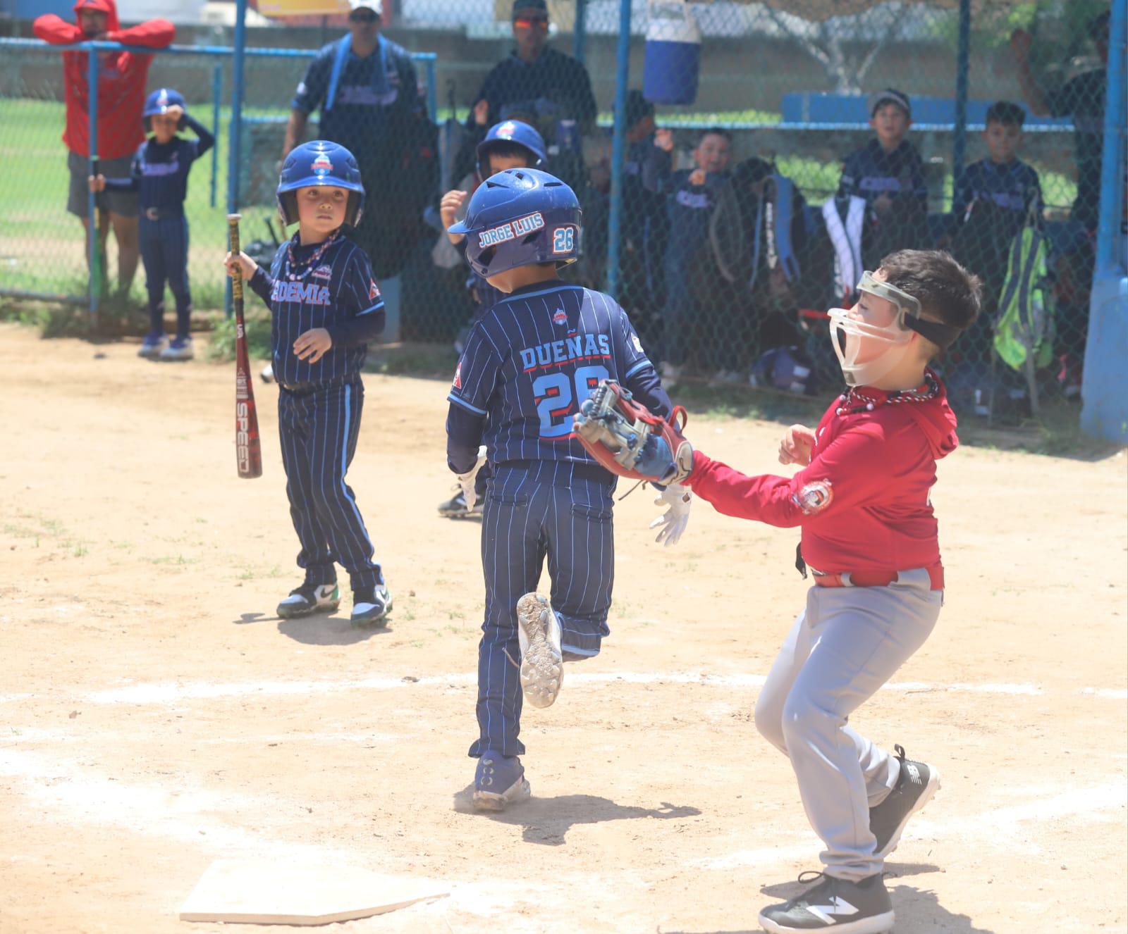 $!Liga Antonio Quintero Castañeda sigue firme en el Nacional Escuelita-Pastel Mazatlán 2026