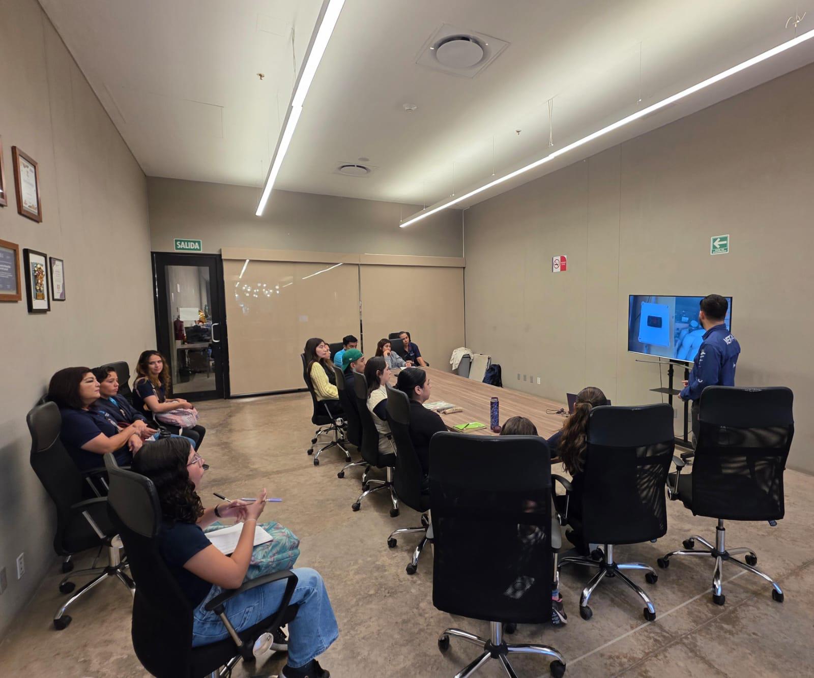 $!Gran Acuario Mazatlán fortalece el bienestar animal mediante capacitación especializada en lobos marinos