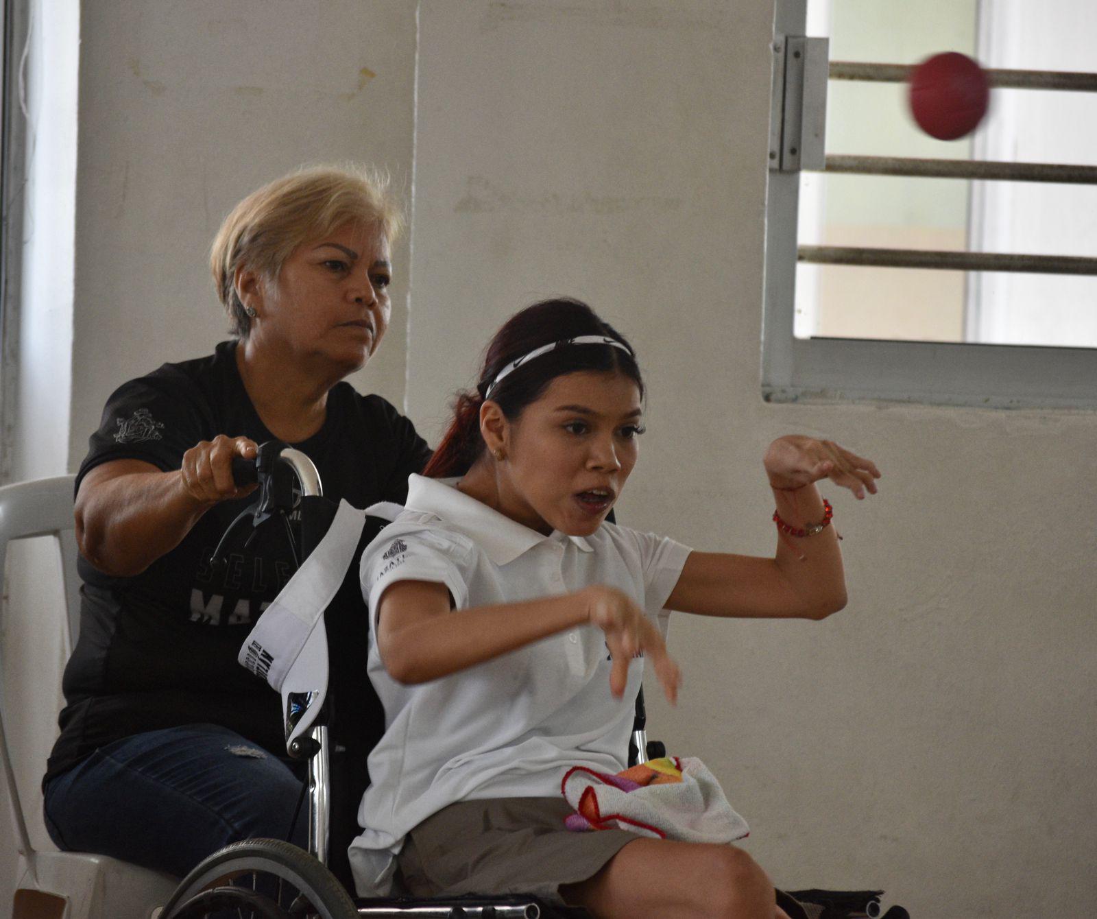 $!Paratletas ponen a prueba sus habilidades en exhibición de boccia