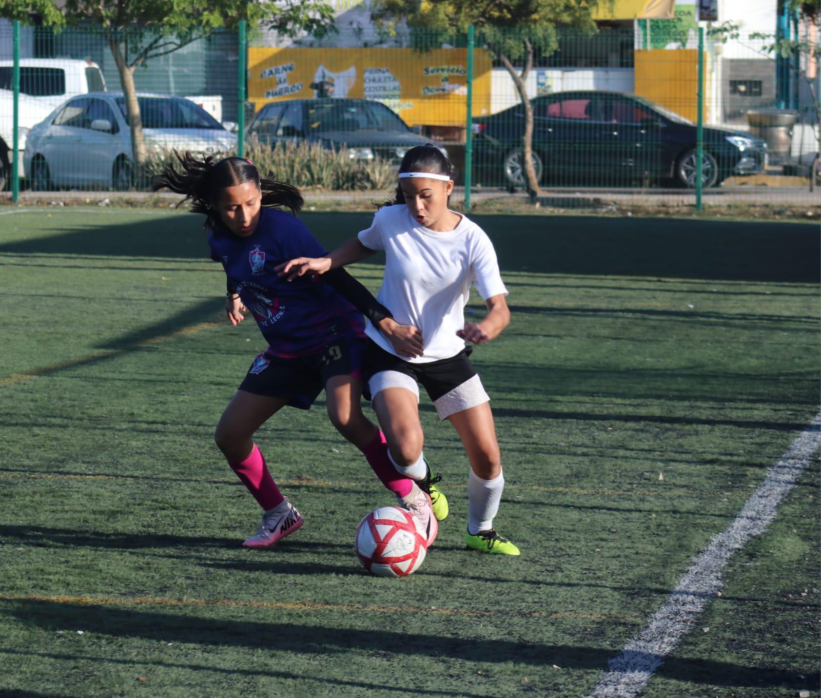 $!Unión vence a Leonas Piña, en selectivo municipal de futbol femenil