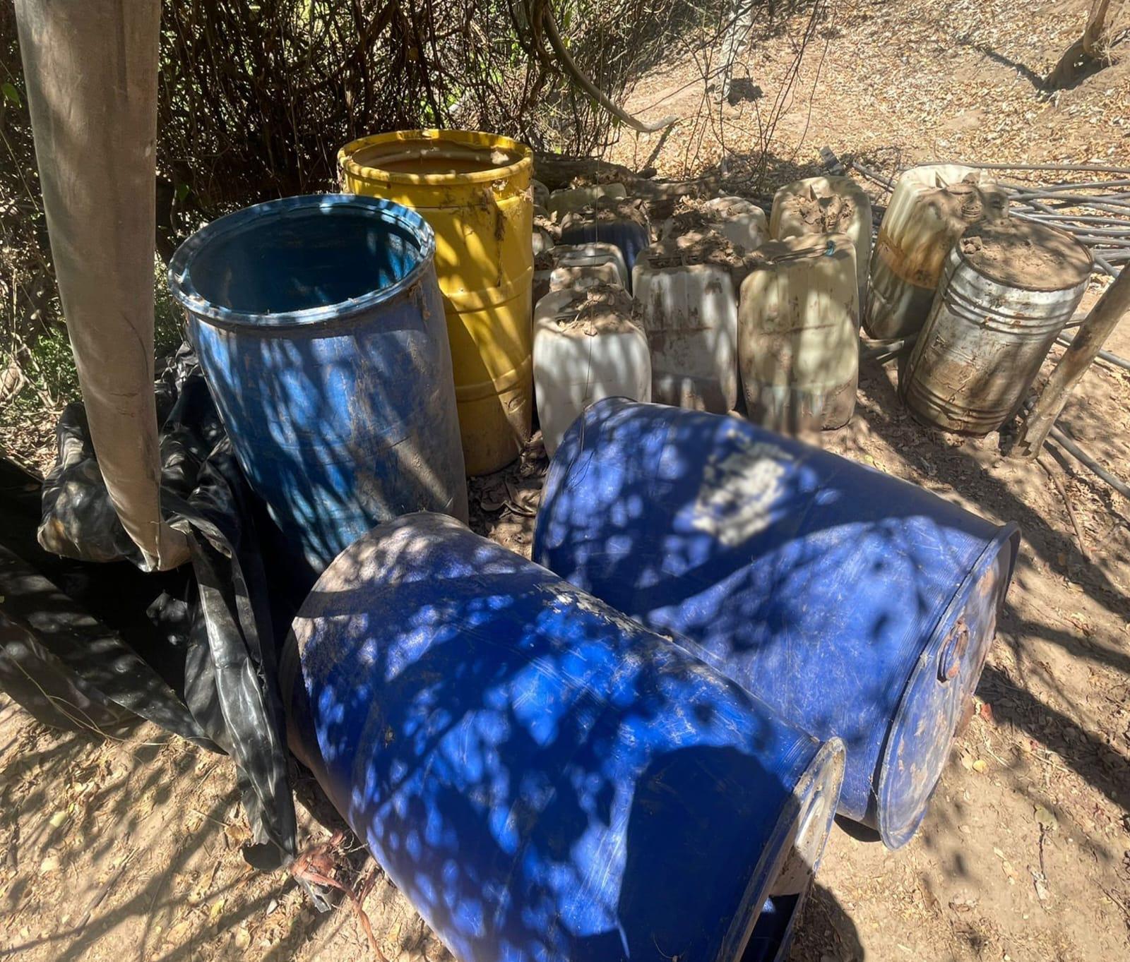 $!Incautan mil 715 litros de sustancias para elaboración de metanfetamina, en Culiacán