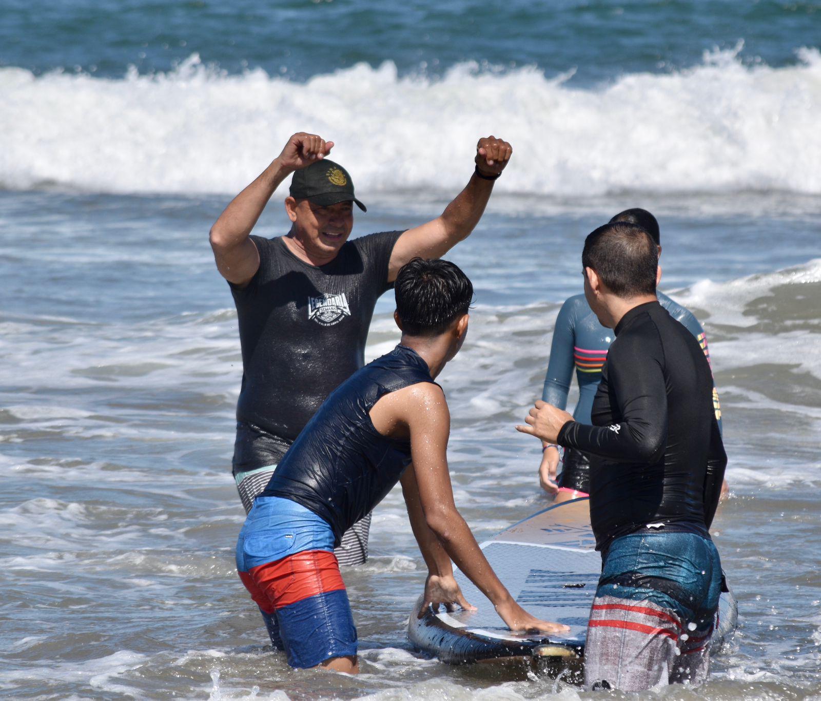 $!Fomentan inclusión y unión familiar a través del surfing
