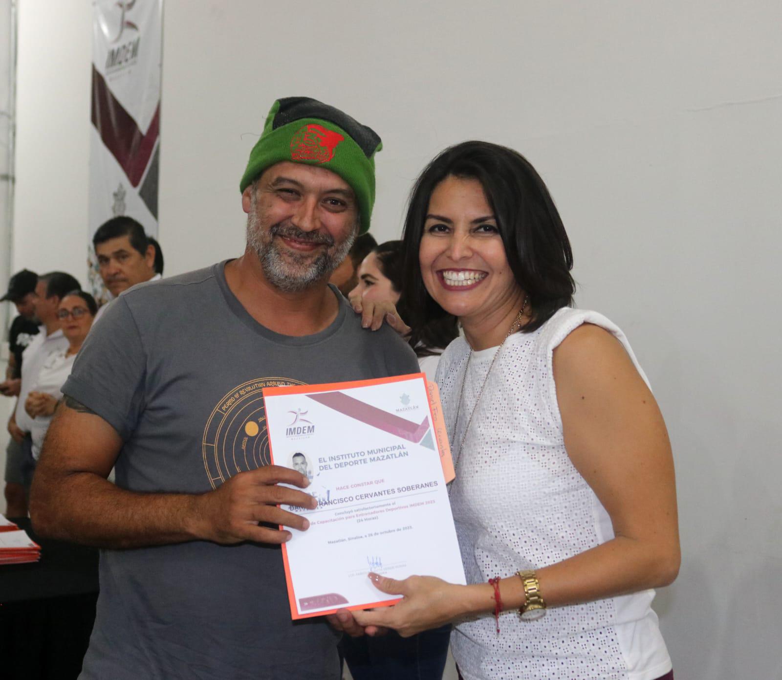 $!Cierra Curso de Capacitación de Entrenadores Imdem con 47 graduados