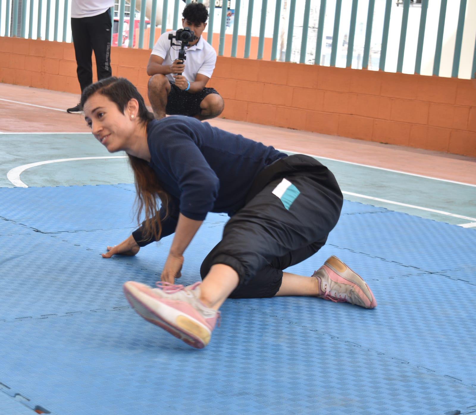 $!B-Boys y B-Girls arman batallas de breaking, en la cancha del Parque Martiniano Carvajal