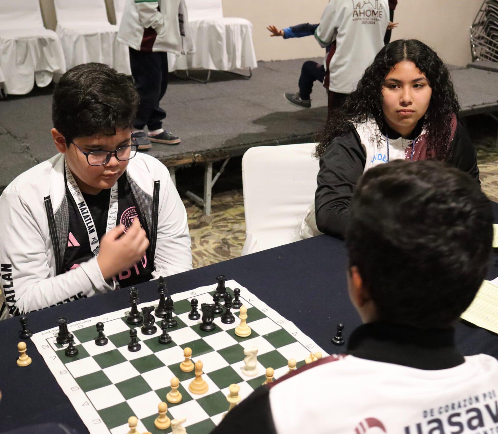 $!Se enroca la Selección de Mazatlán de ajedrez y se queda con 4 medallas en estatal