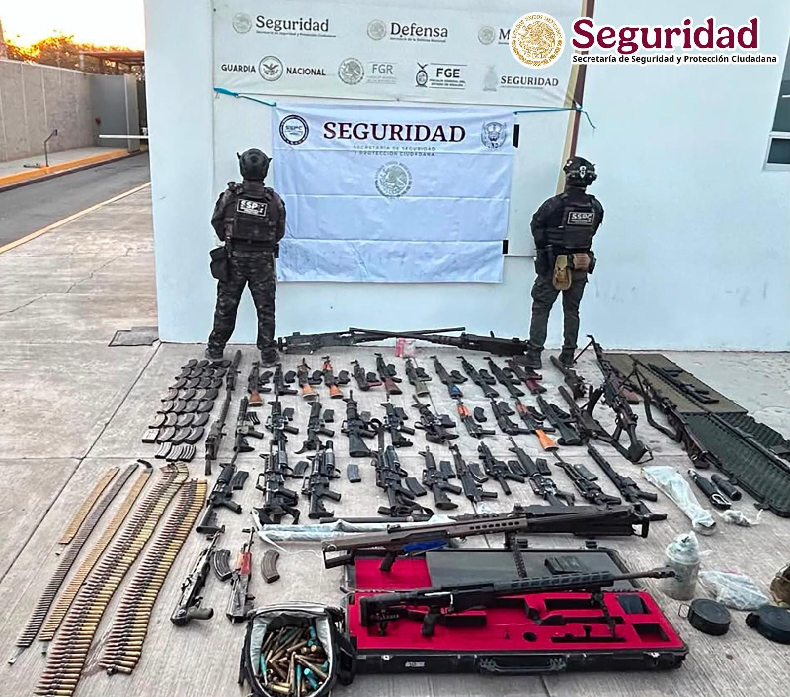 $!Fuerzas federales decomisan arsenal en camioneta cerca de presa El Varejonal, Badiraguato