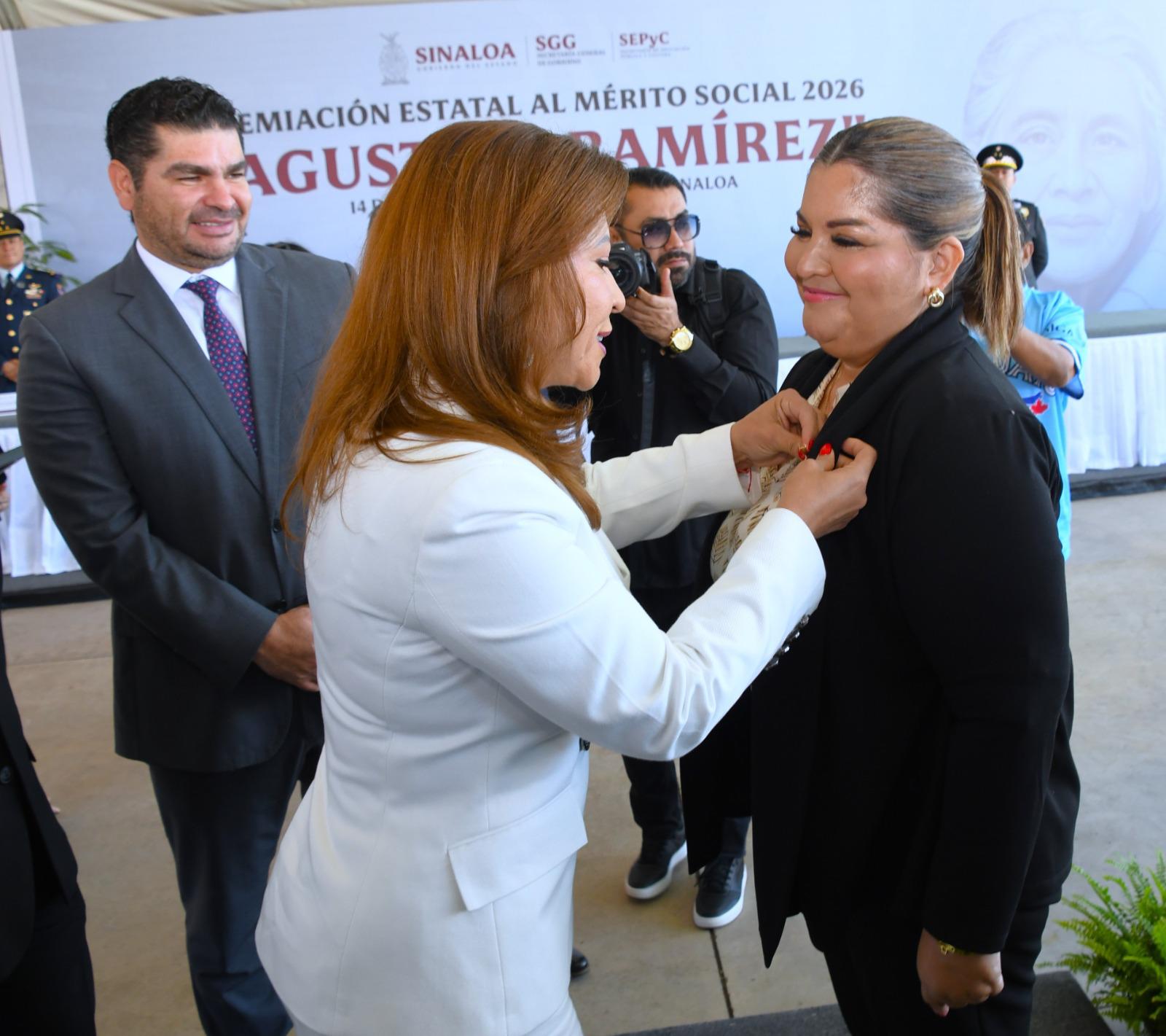 $!Distinguen con Premio Estatal al Mérito Social ‘Agustina Ramírez’ a la docente Ramona Calderón Hernández