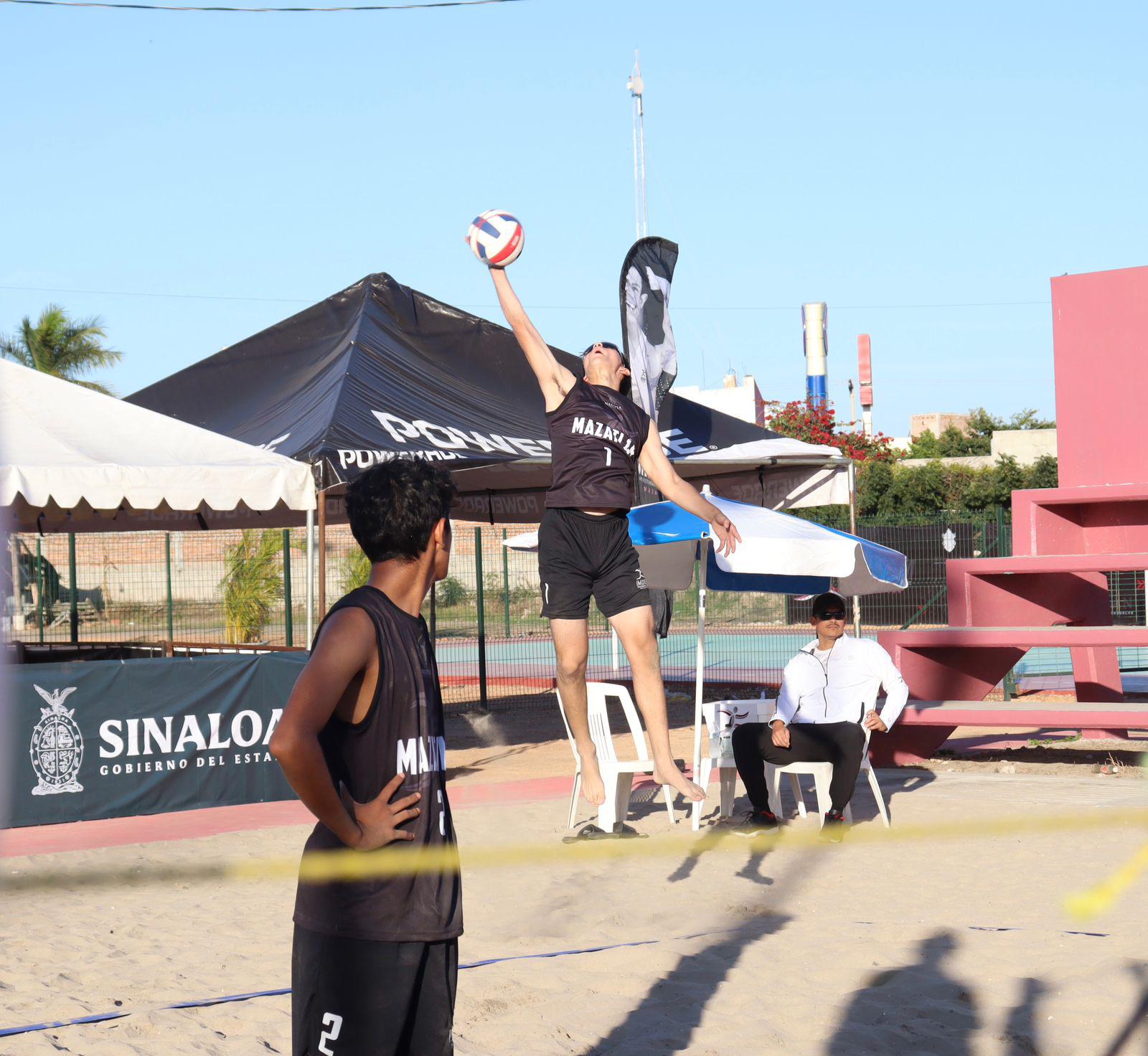 $!Inician Aby Rodríguez e Ivette Carrillo con el pie derecho el estatal de voleibol de playa