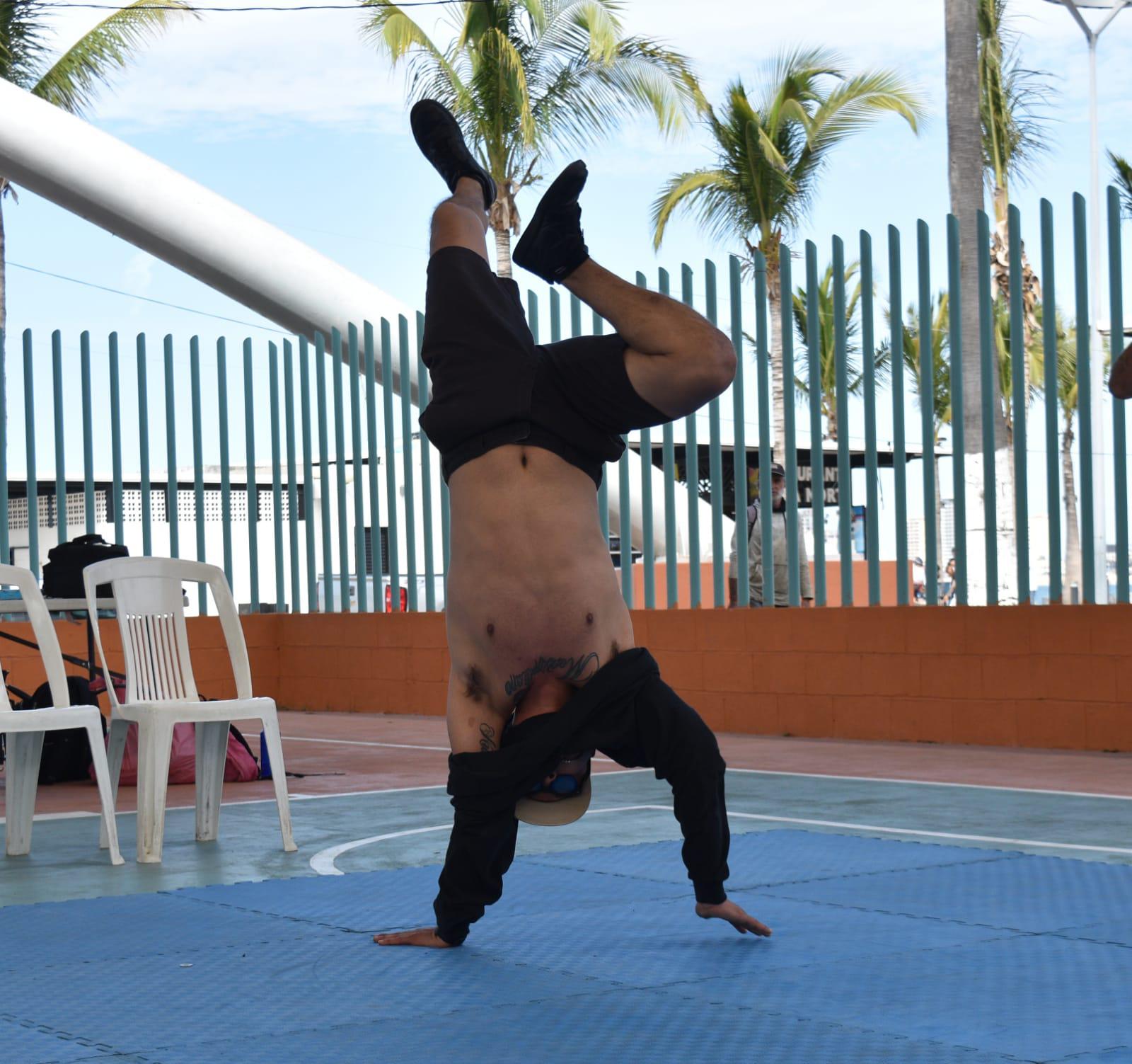 $!B-Boys y B-Girls arman batallas de breaking, en la cancha del Parque Martiniano Carvajal