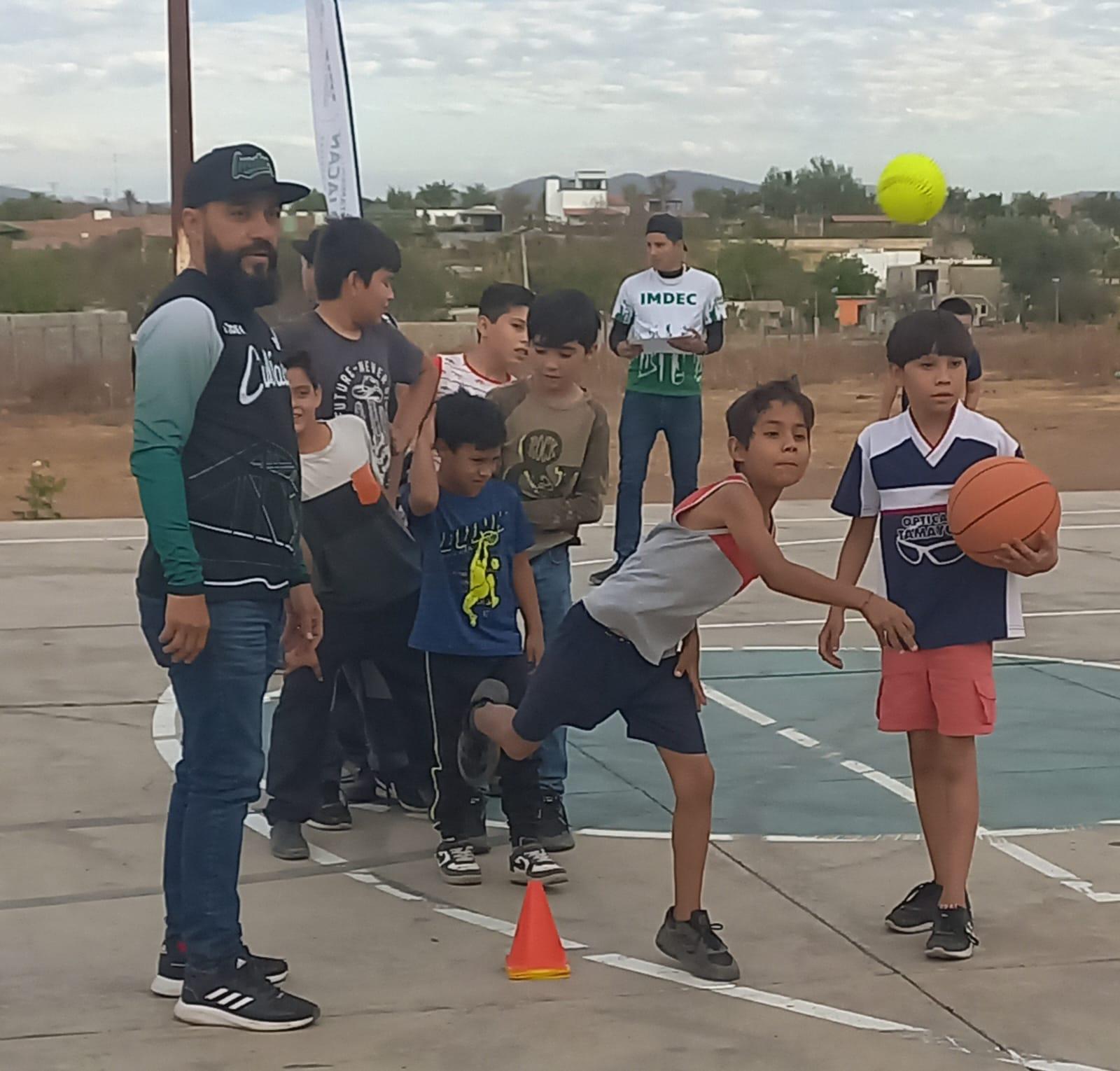 $!Disfrutan de una gran tarde familias de Carboneras con Jornada Deportiva