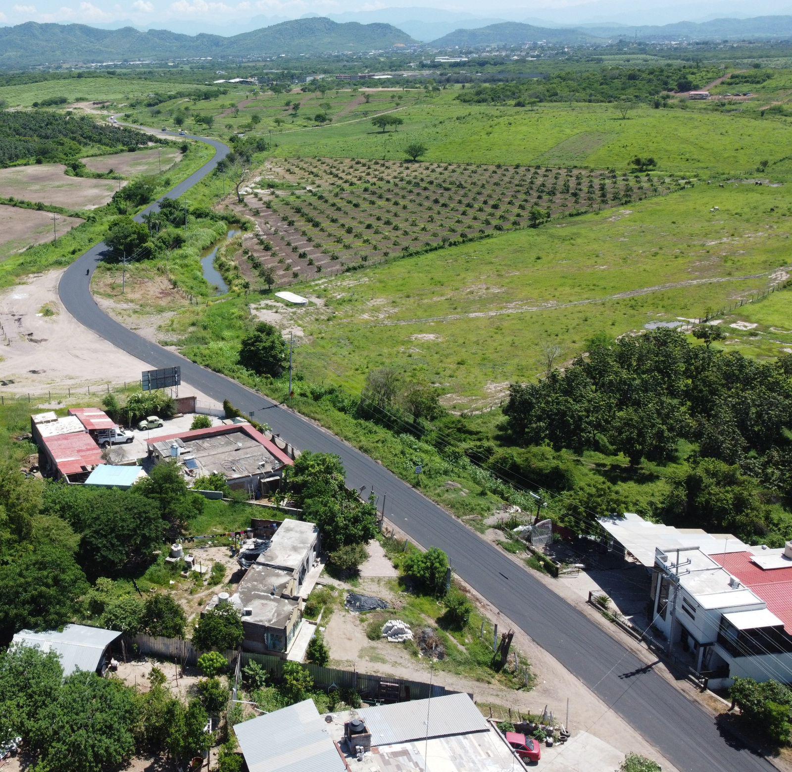 $!Supervisan autoridades avance en rehabilitación de carretera Agua Verde en Rosario