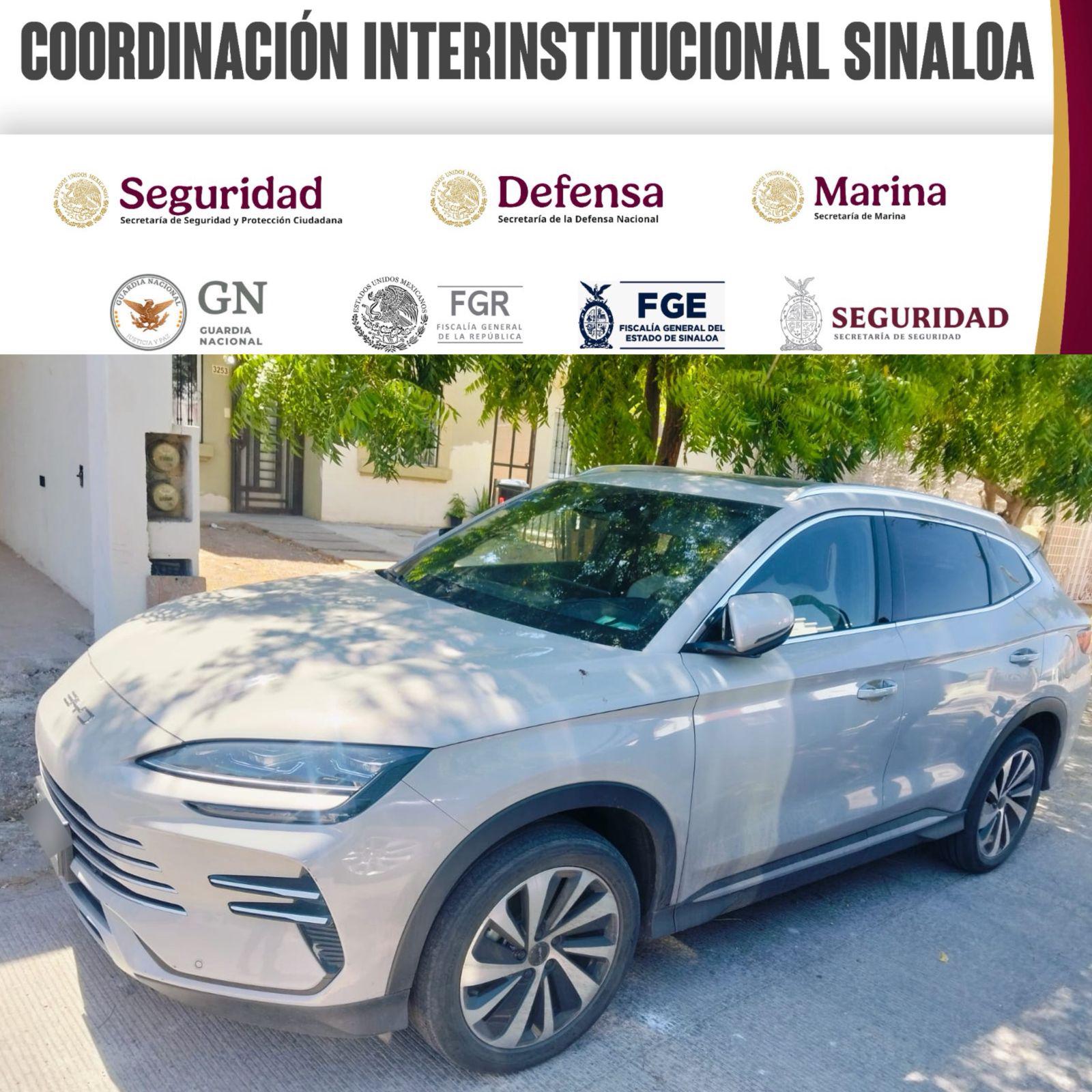 $!Recuperan camioneta con reporte de robo durante operativo en Villas del Cedro, en Culiacán