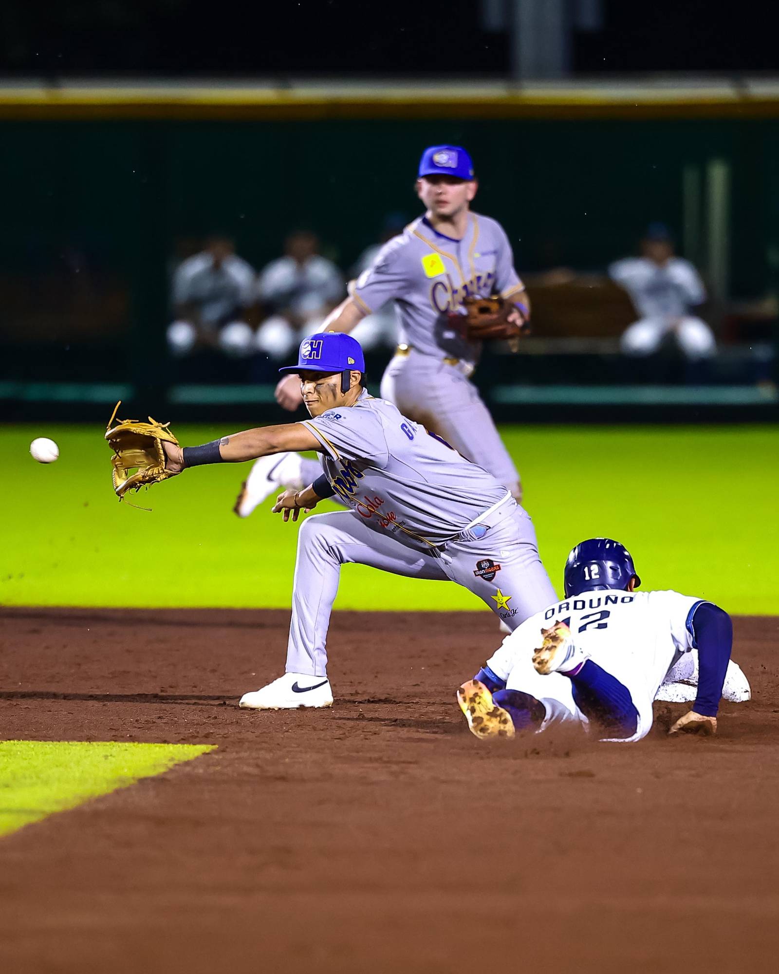 $!Charros remonta con autoridad y se lleva la serie inaugural en Tepic