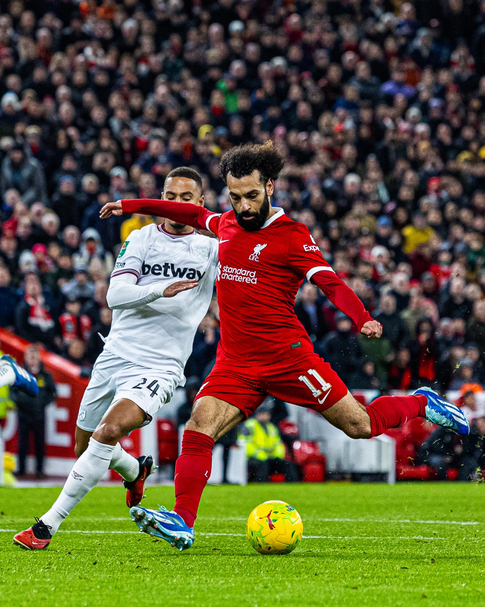 $!Liverpool golea al West Ham y avanza a semis de la Carabao Cup