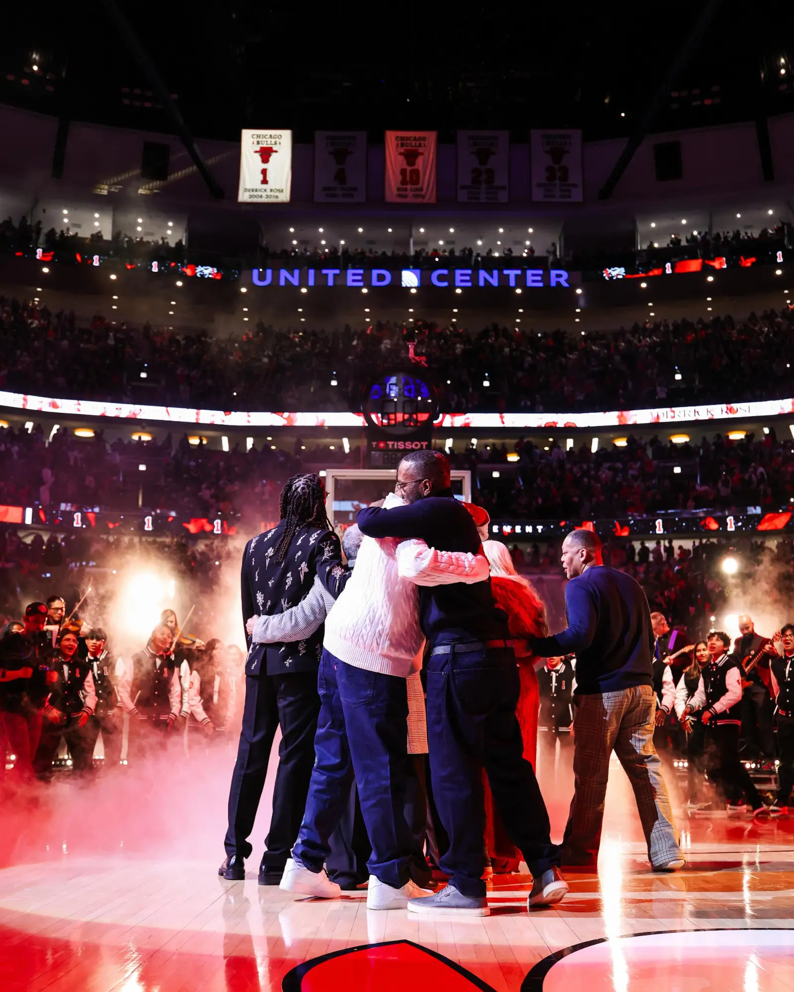 $!Derrick Rose inmortalizado en Chicago: los Bulls retiran su número 1