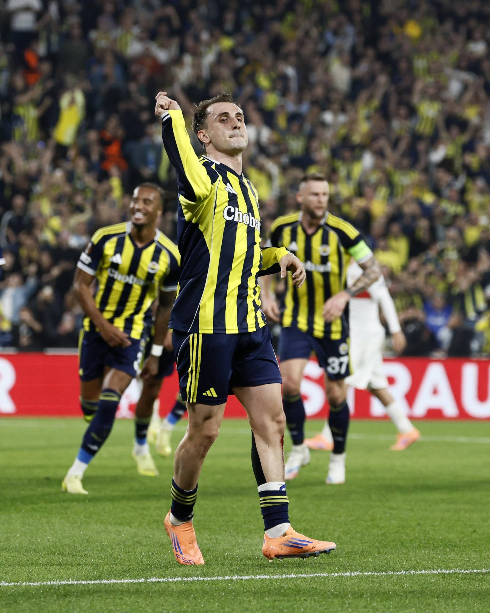 $!Fenerbahce derrota al Stuttgart y Edson Álvarez brilla en la Europa League