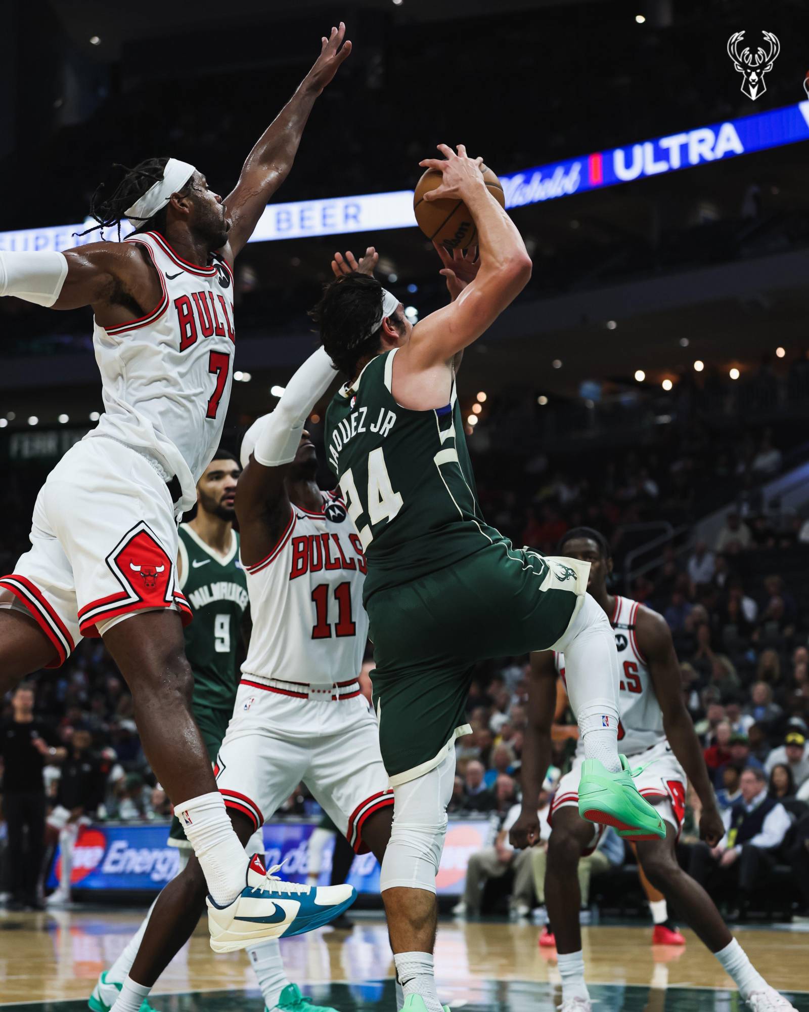$!Tarde estelar para el mexicano Jaime Jáquez Jr. en la caída de Milwaukee ante Chicago