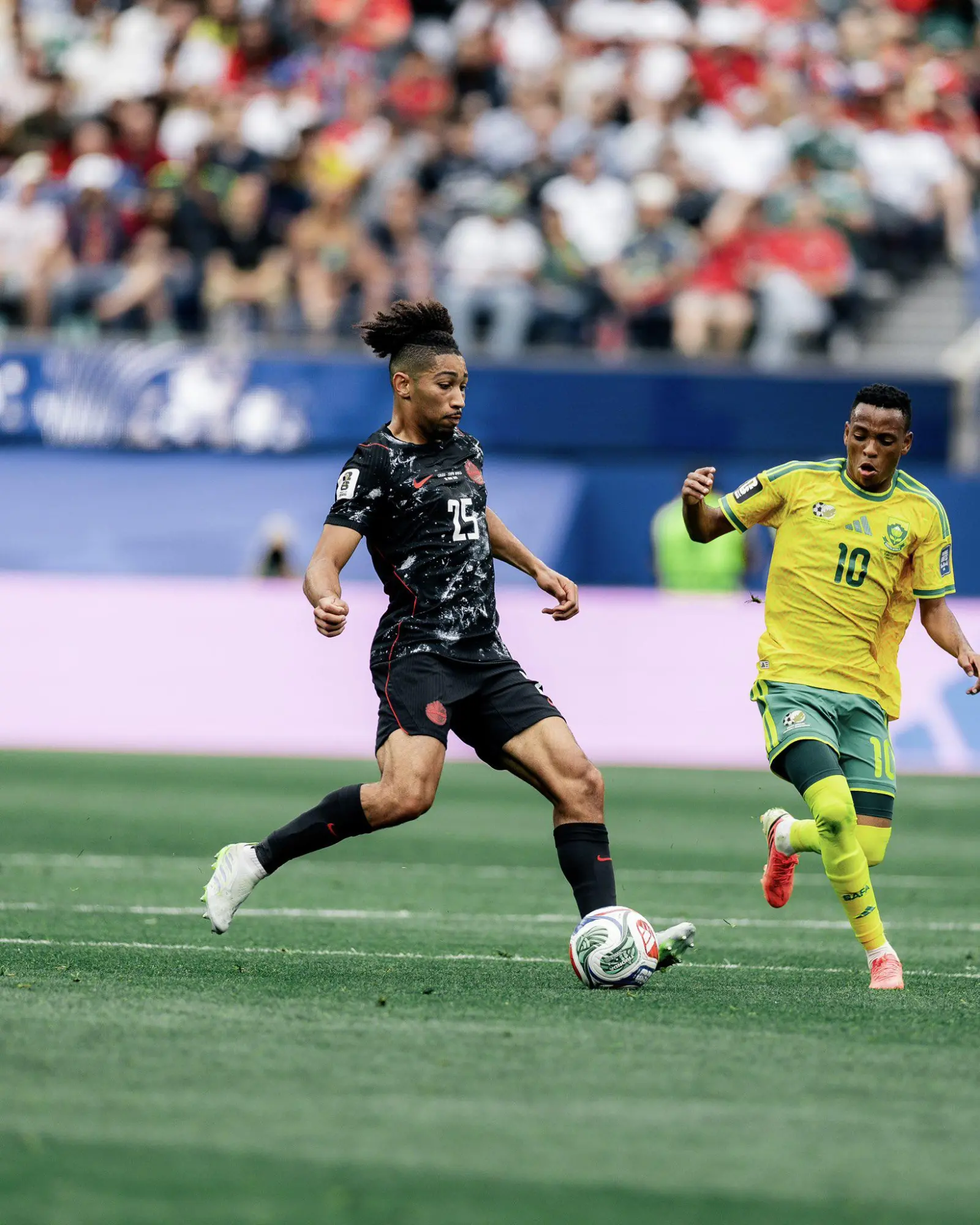 $!Canadá rompe el muro sudafricano y avanza a octavos con gol de Eustáquio en el descuento