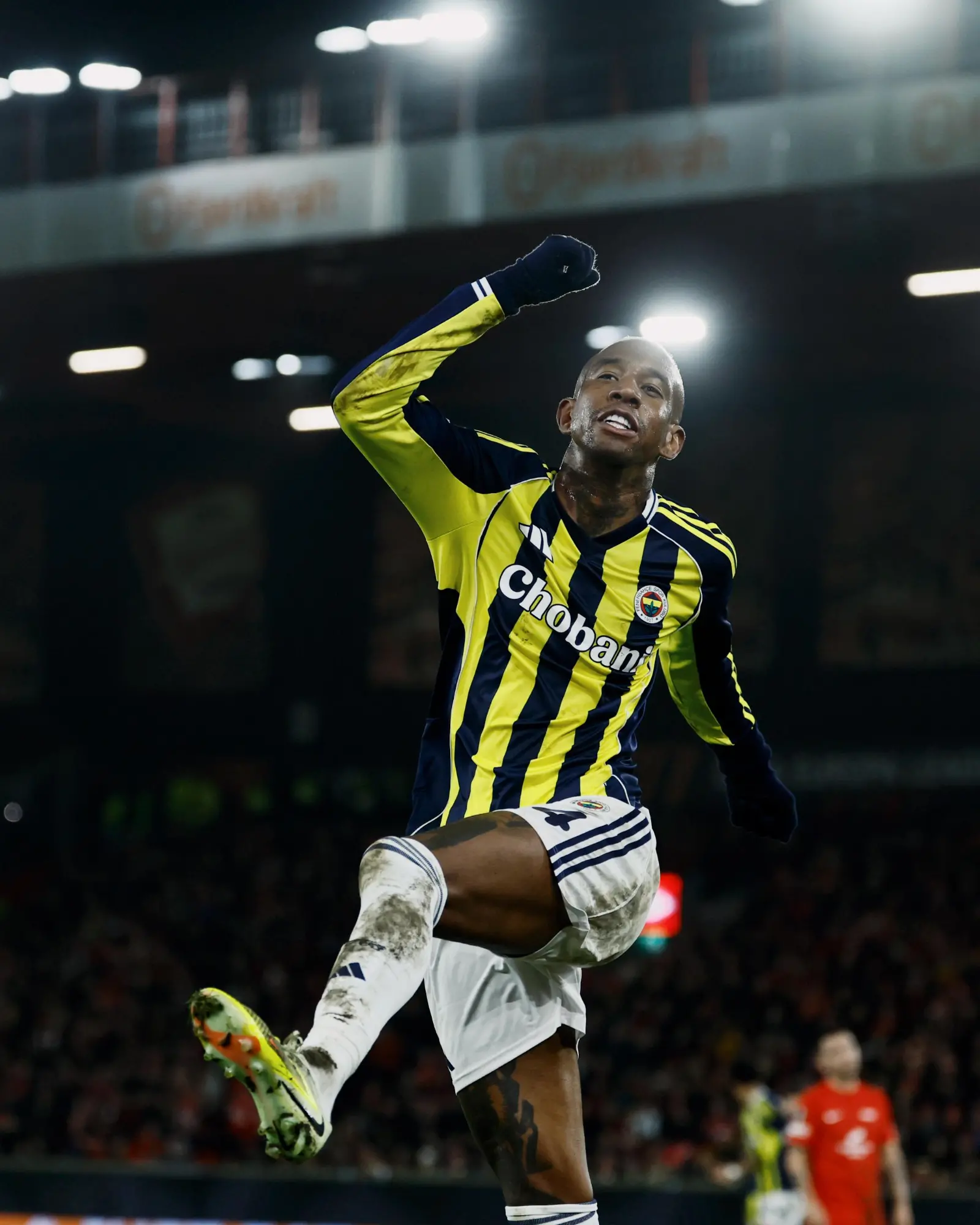 $!Fenerbahce golea 0-4 al Brann en la Europa League; Edson Álvarez inicia en la banca