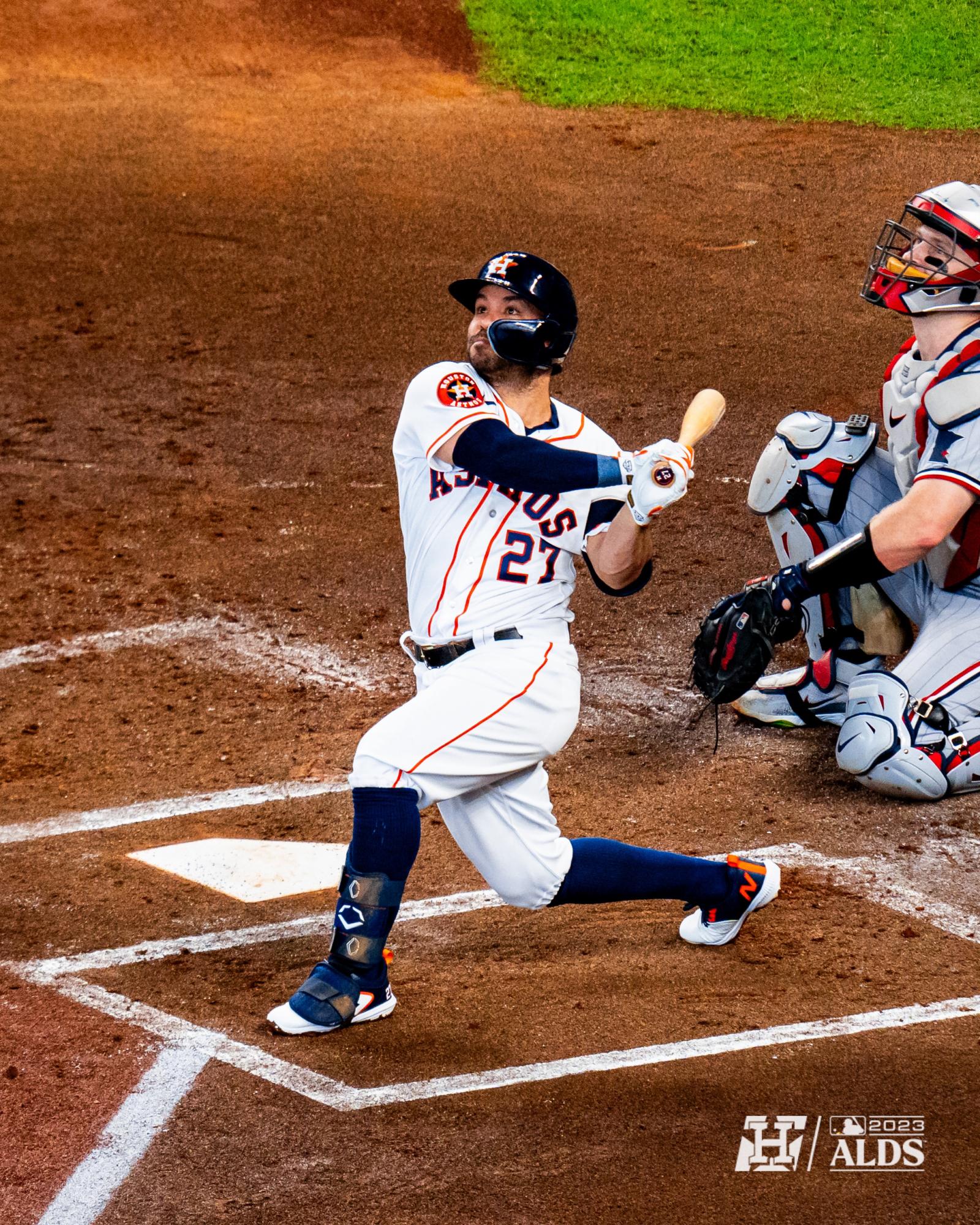 $!Yordan Álvarez y José Altuve pegan jonrones y Astros domina a Mellizos en Juego 1 de la SDLA