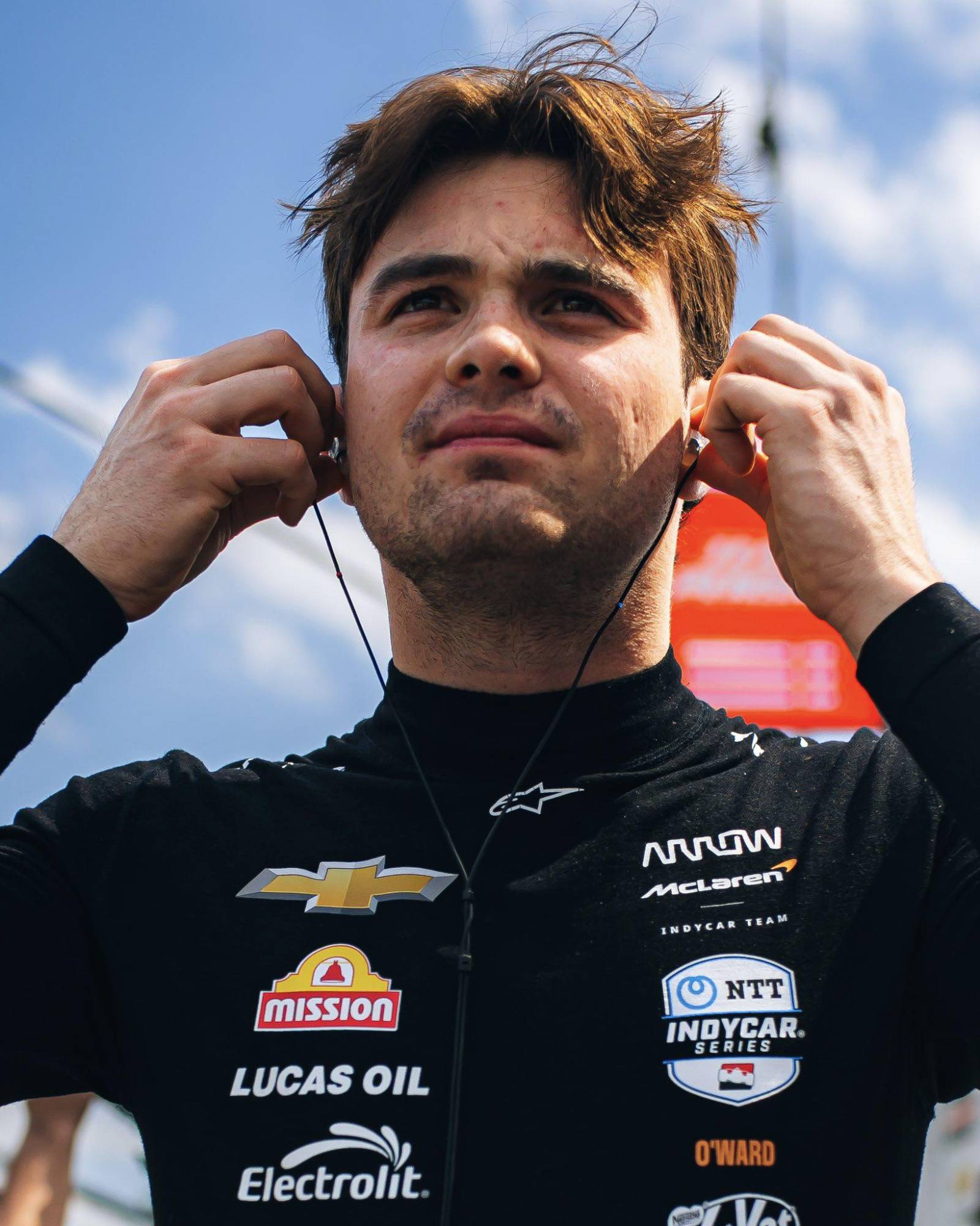 $!Pato O’Ward sorprendido por imagen de ICE que simula su auto en campaña migratoria