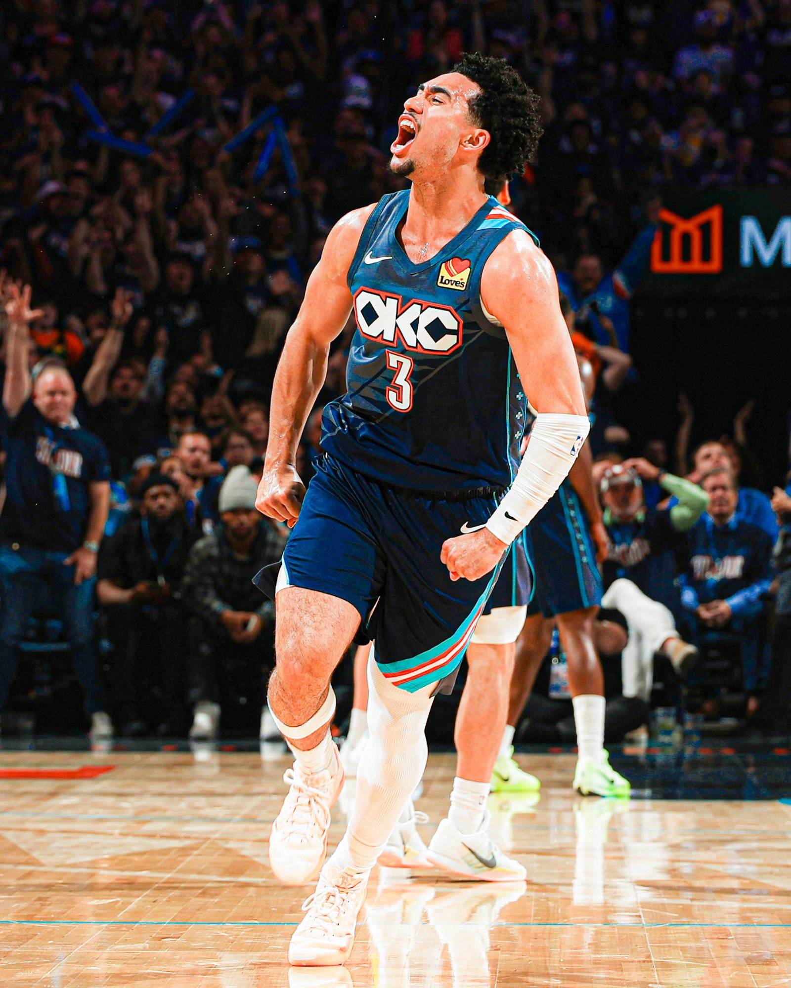 $!Thunder vuelve a castigar a Lakers y toma ventaja de 2-0