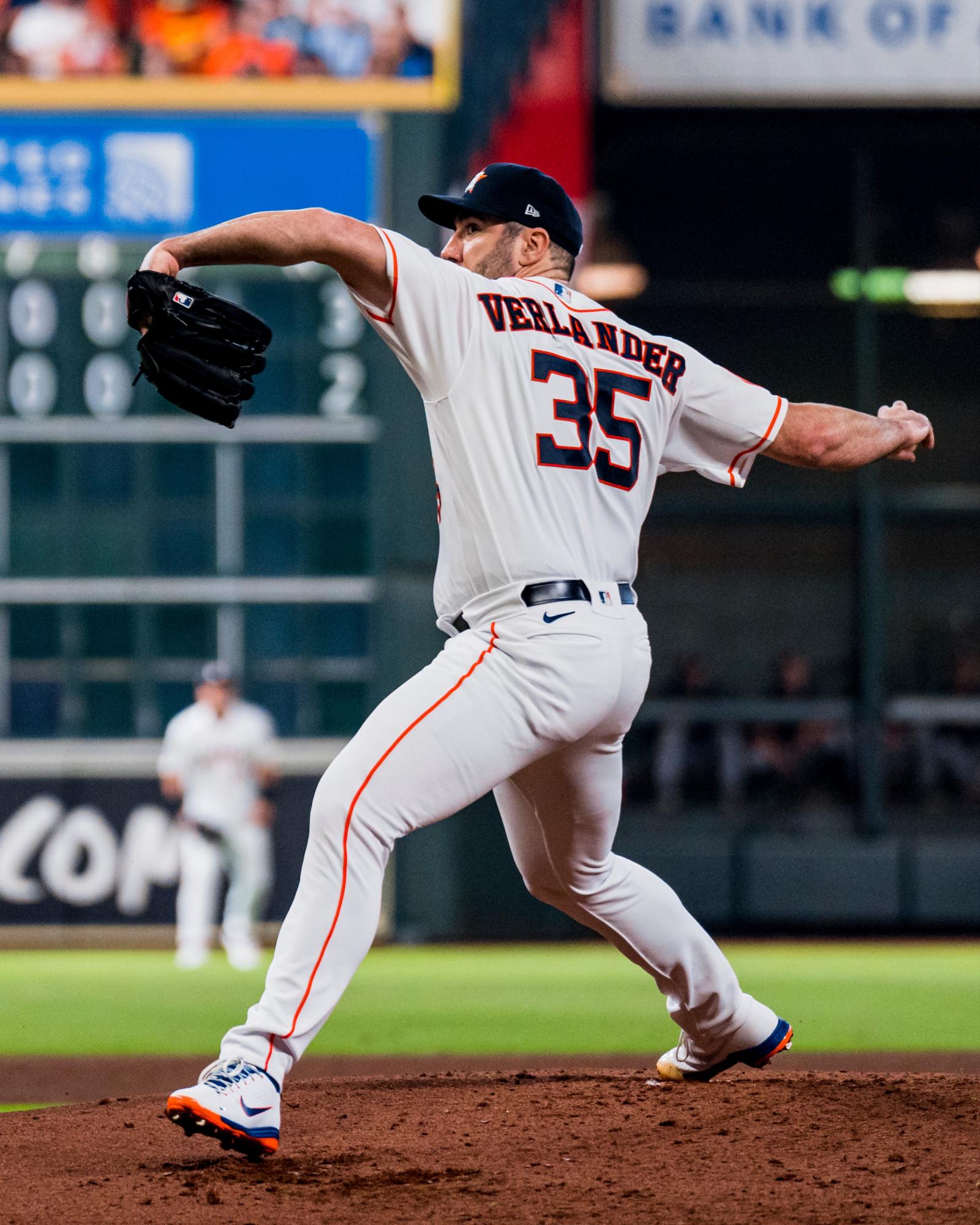 $!Yordan Álvarez y José Altuve pegan jonrones y Astros domina a Mellizos en Juego 1 de la SDLA