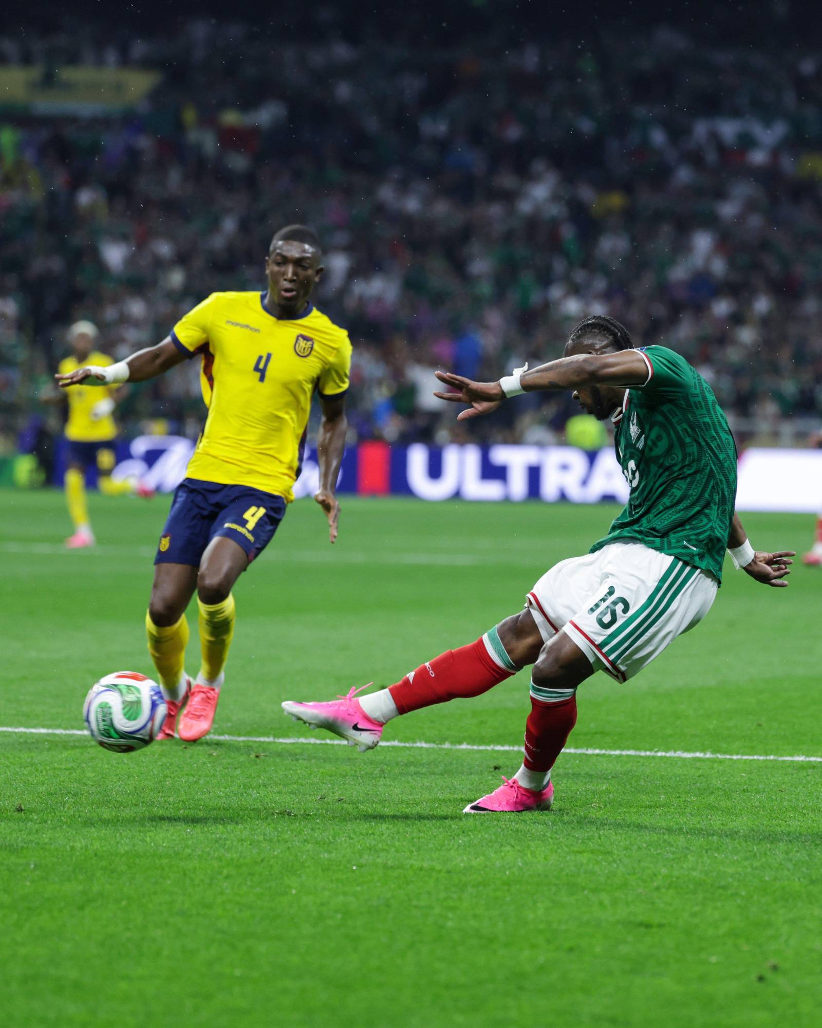 $!México venció a Ecuador y superó una fase de eliminación directa en Mundiales después de 40 años
