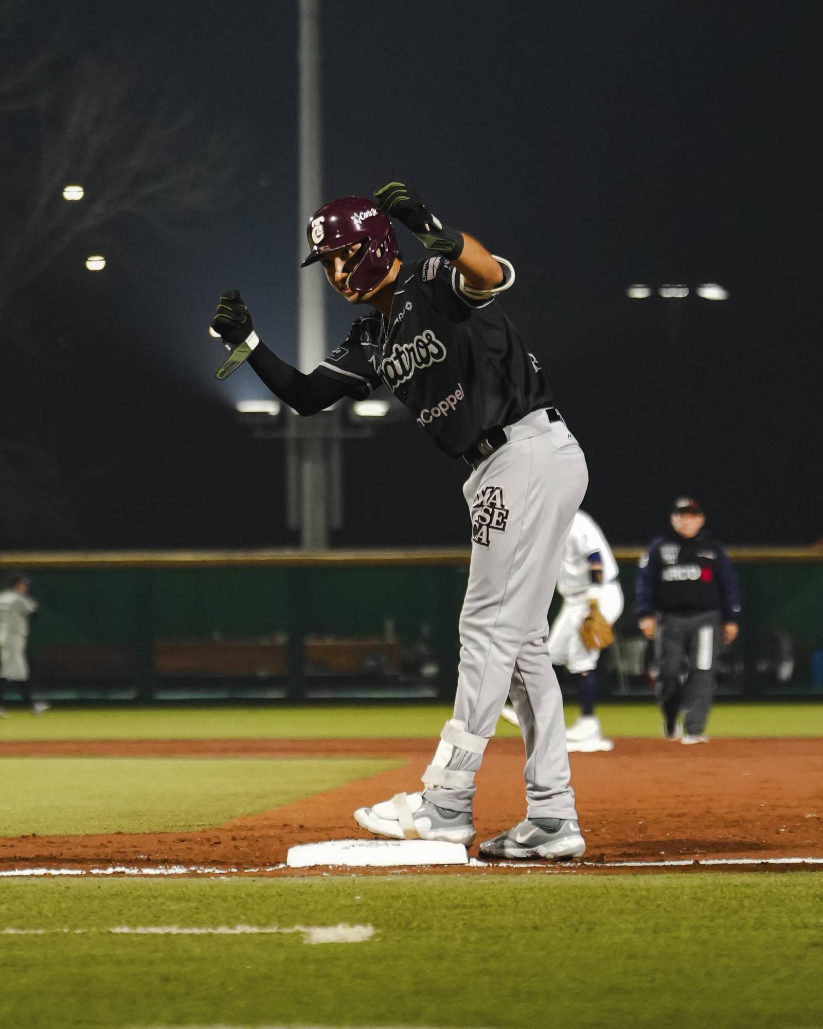 $!Tomateros empata serie en Nayarit y mantiene viva la pelea por la cima