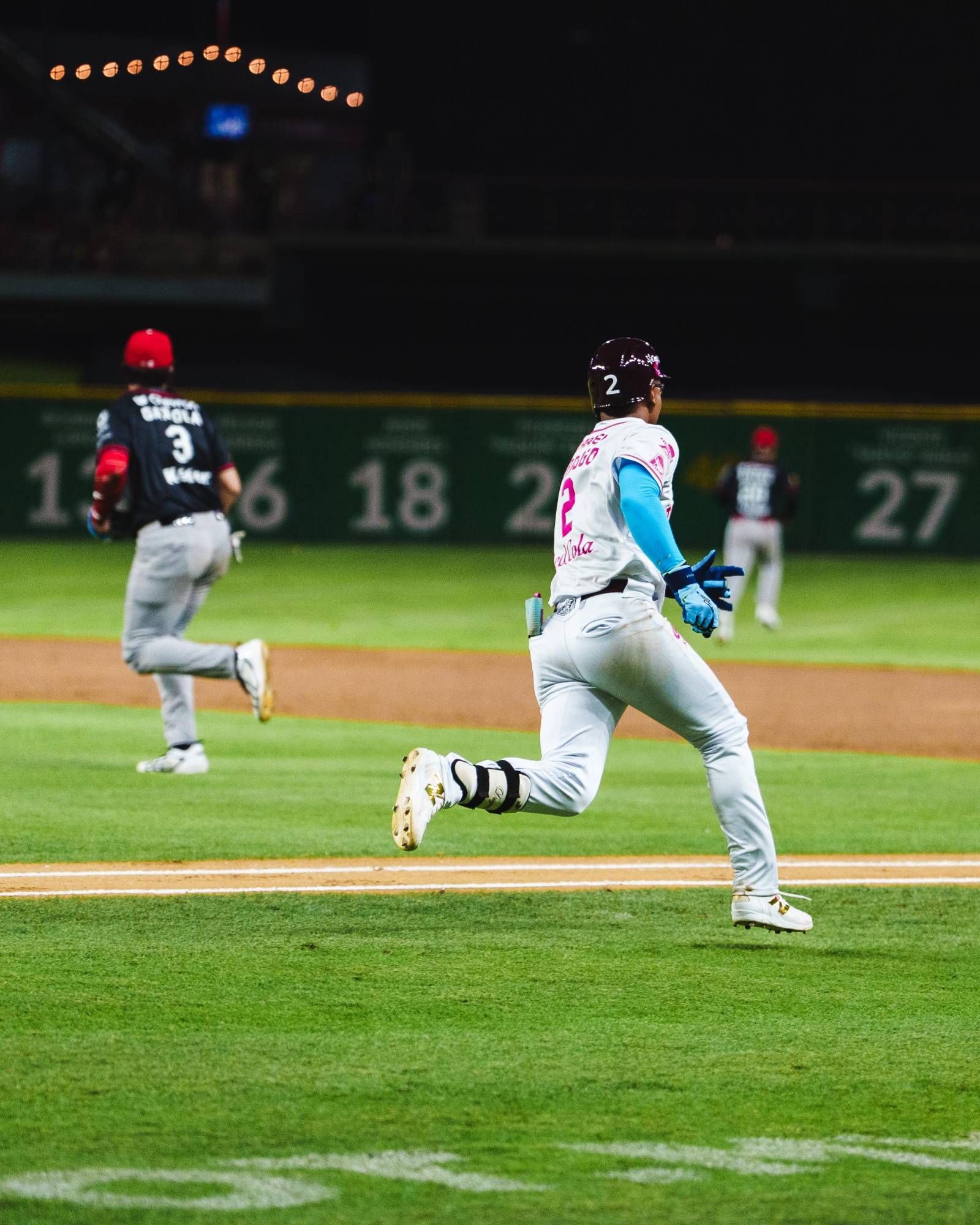 $!Tomateros deja en el terreno a Mayos en 10 entradas y se queda con la serie