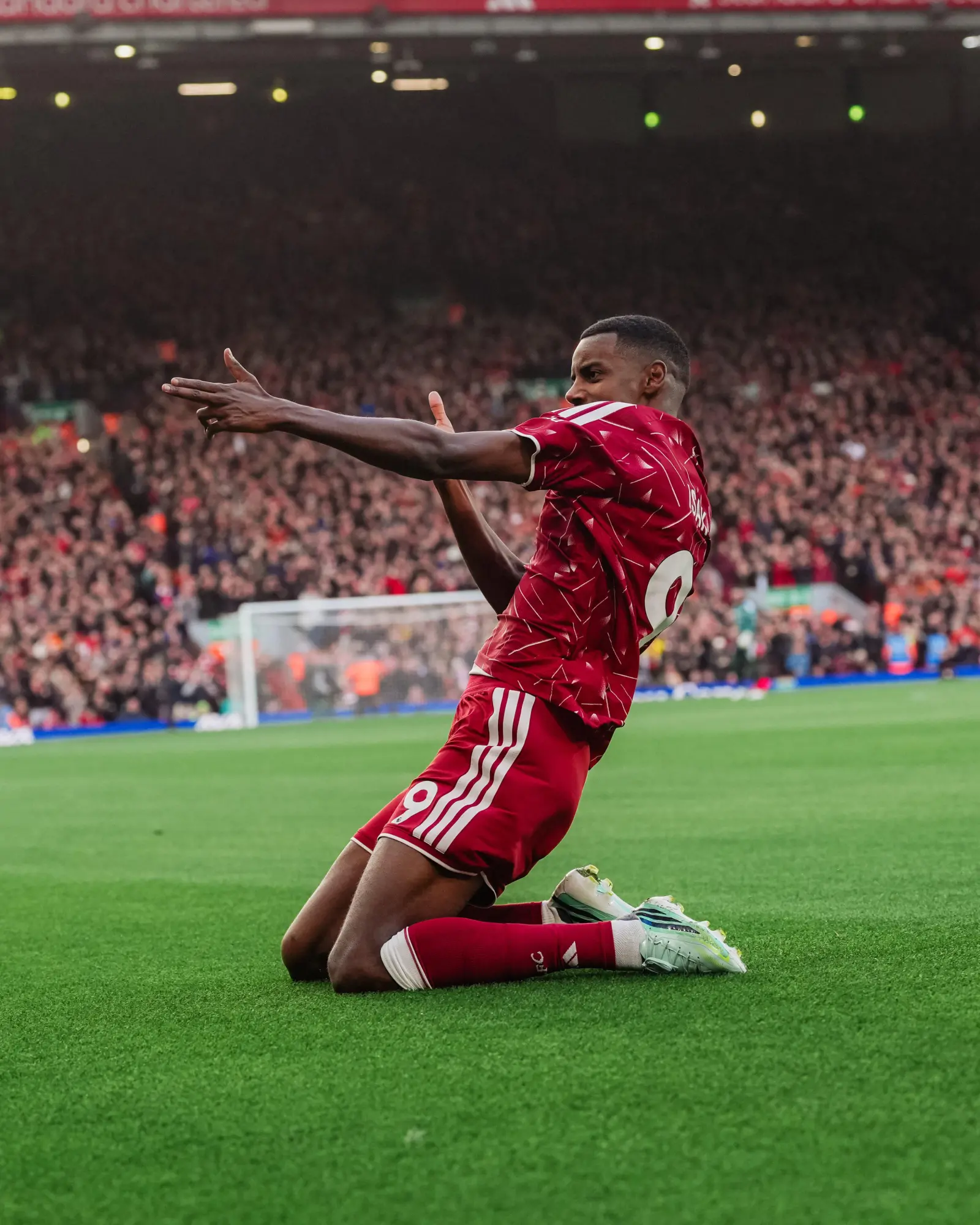 $!Liverpool vence 2-0 al Brighton en Anfield y escala al cuarto puesto de la Premier League