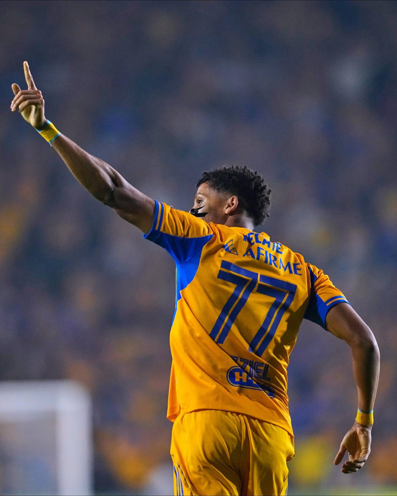 $!Sinaloense Ozziel Herrera, protagonista en histórica voltereta de Tigres