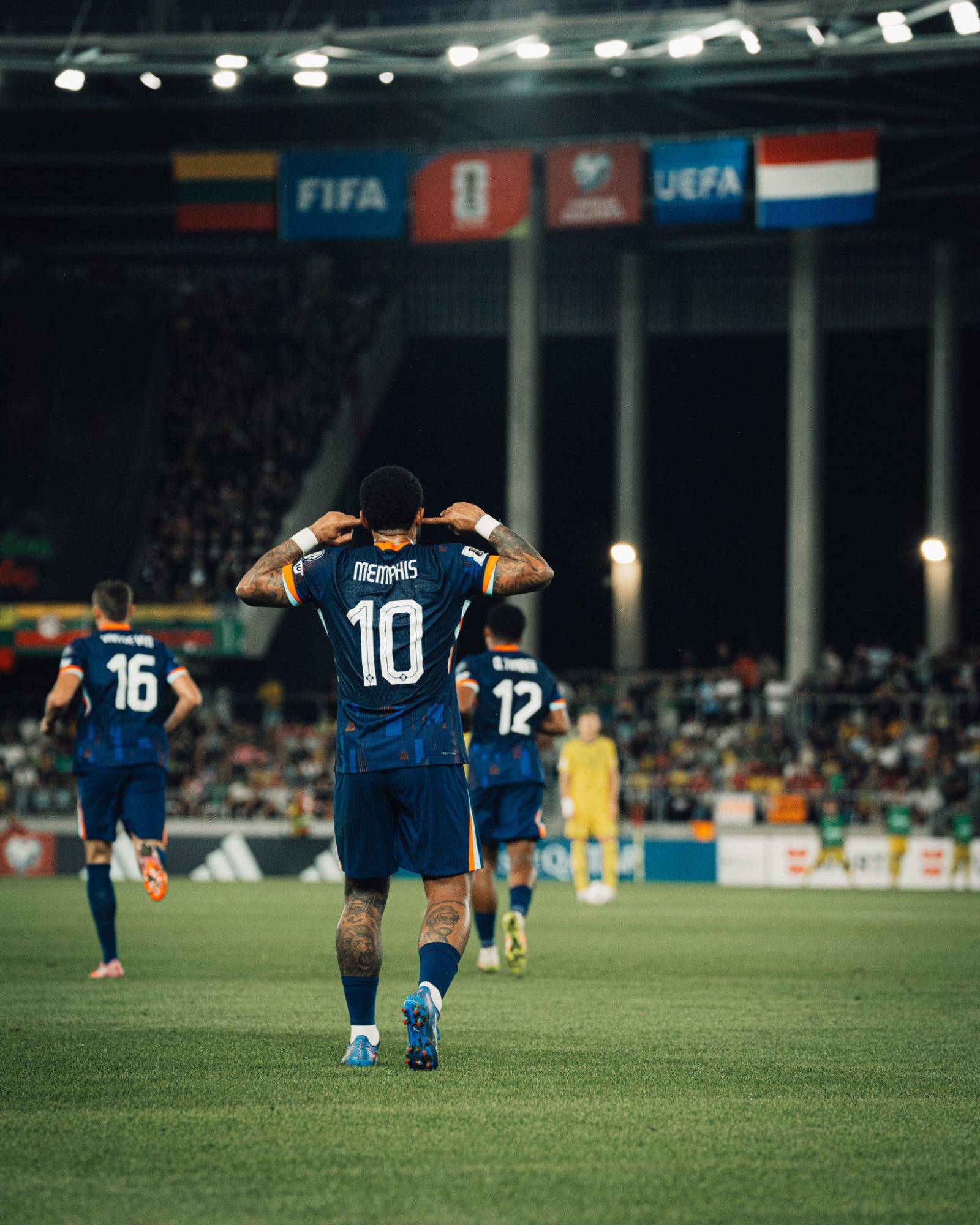 $!Memphis Depay rompe récord histórico y rescata a Países Bajos con doblete ante Lituania