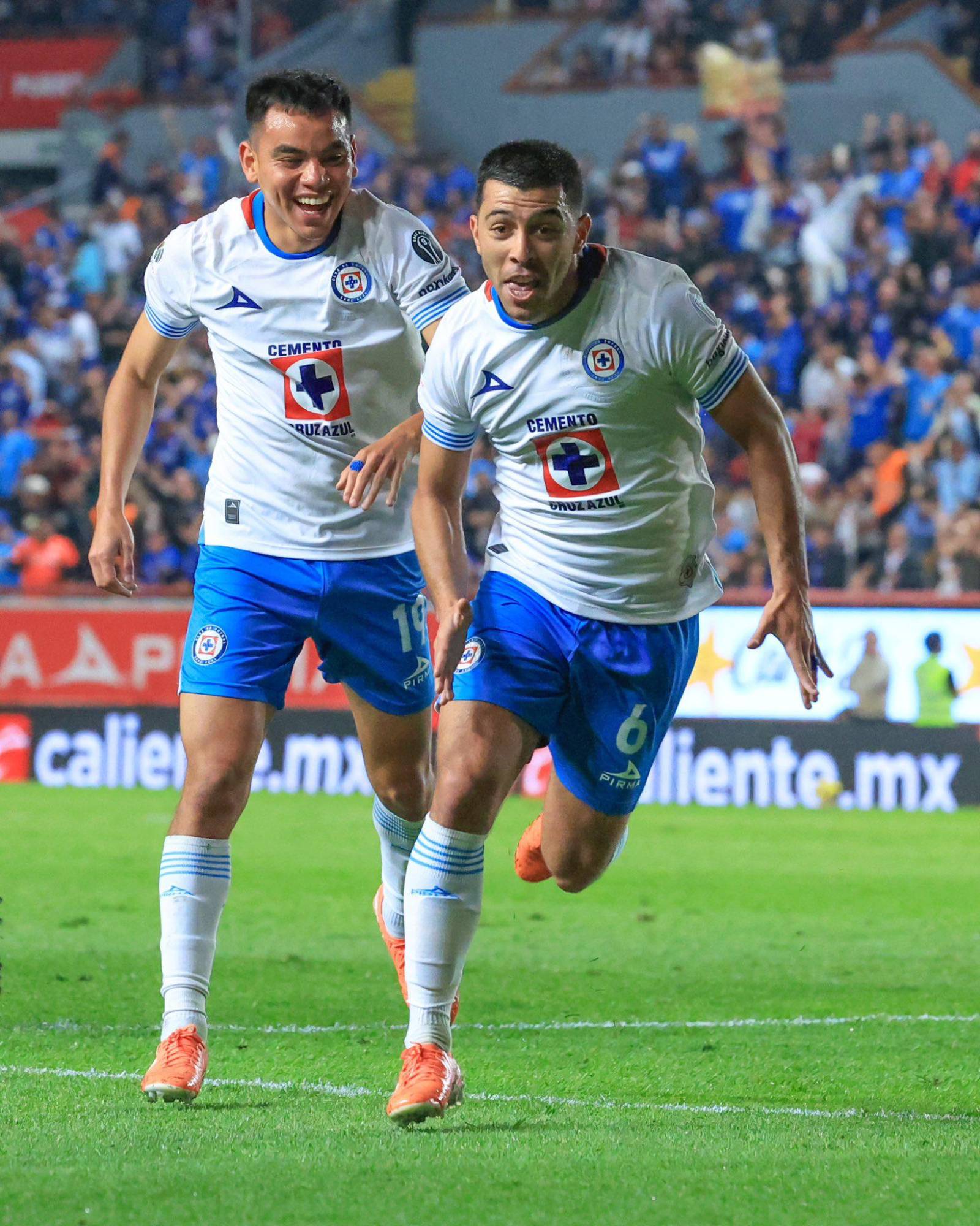 $!Erik Lira analiza ofertas de Europa y Medio Oriente para dejar Cruz Azul