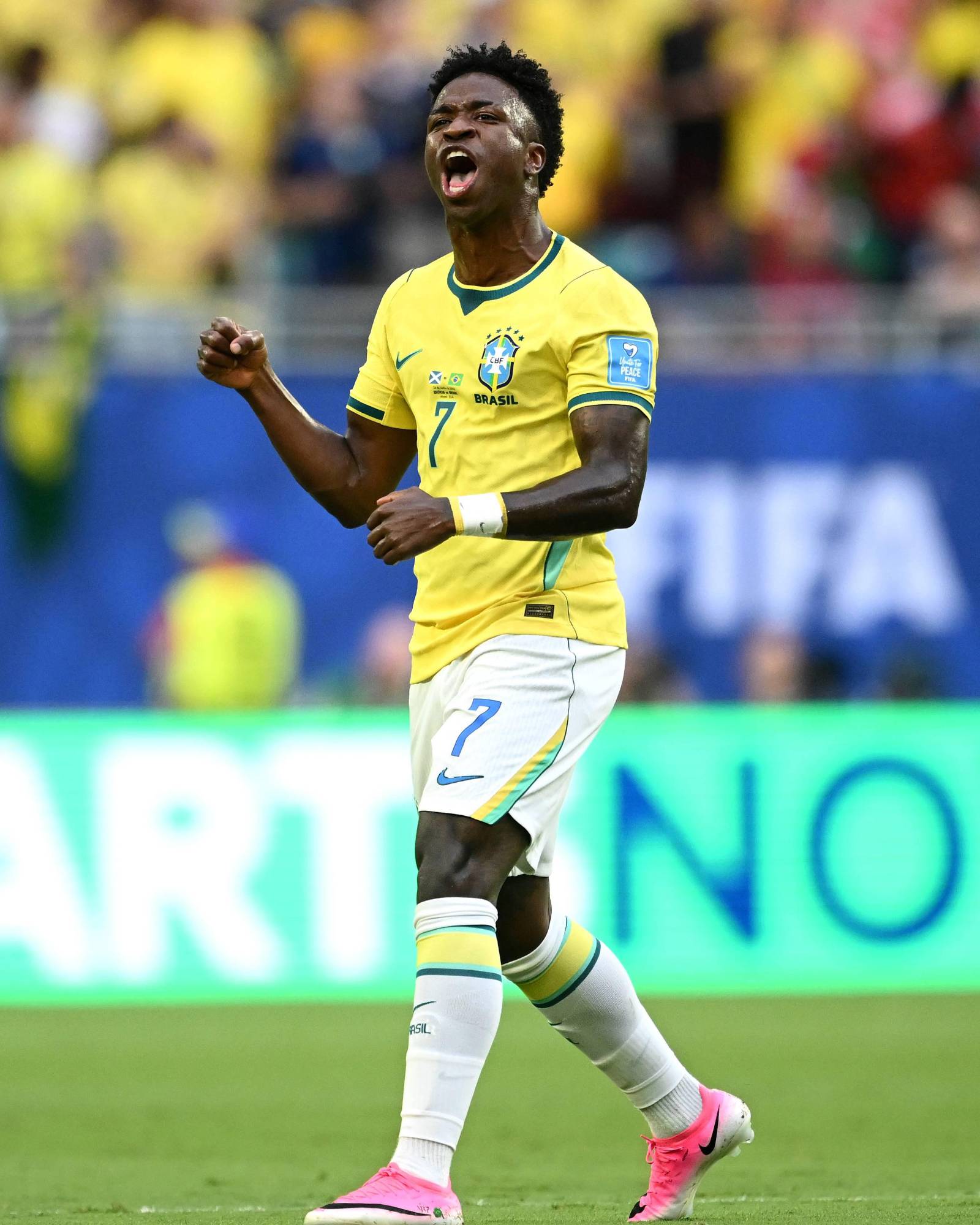 $!Brasil golea a Escocia de la mano de Vini, asegura el liderato y celebra el regreso de Neymar