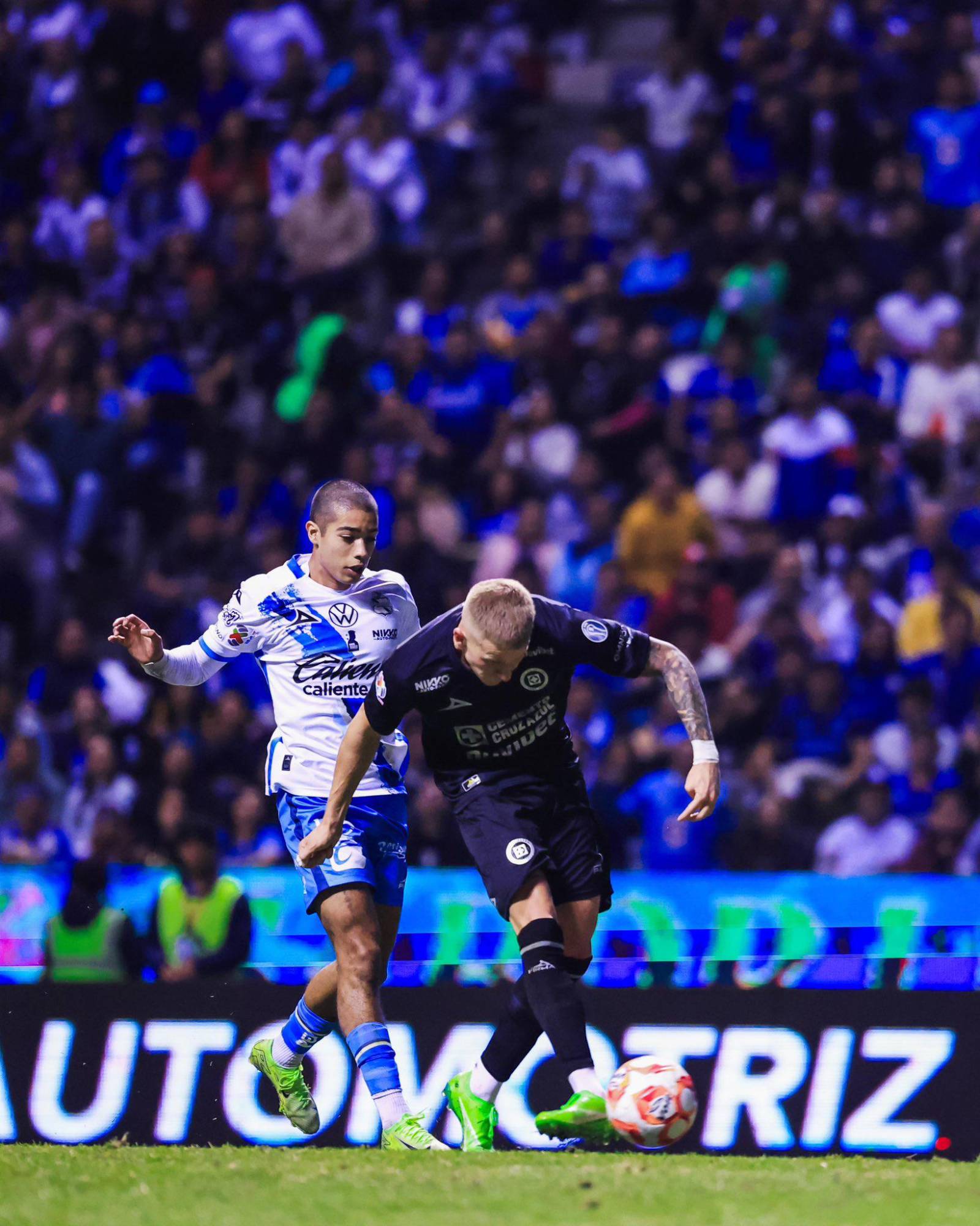 $!Cruz Azul vence a Puebla y se adueña del liderato del Apertura 2025