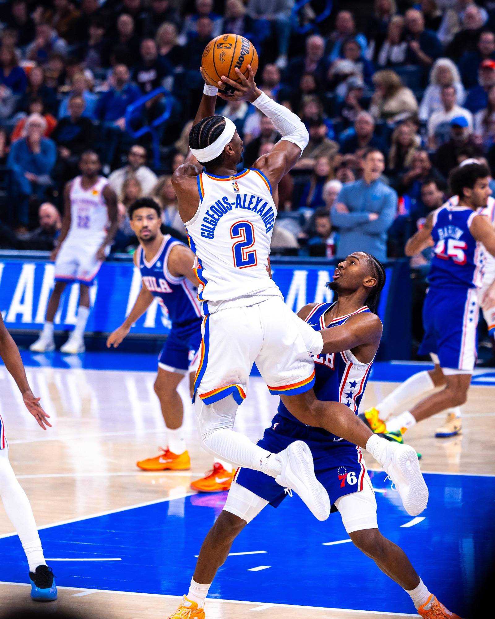 $!El Thunder recupera su esencia y vence con autoridad a los 76ers