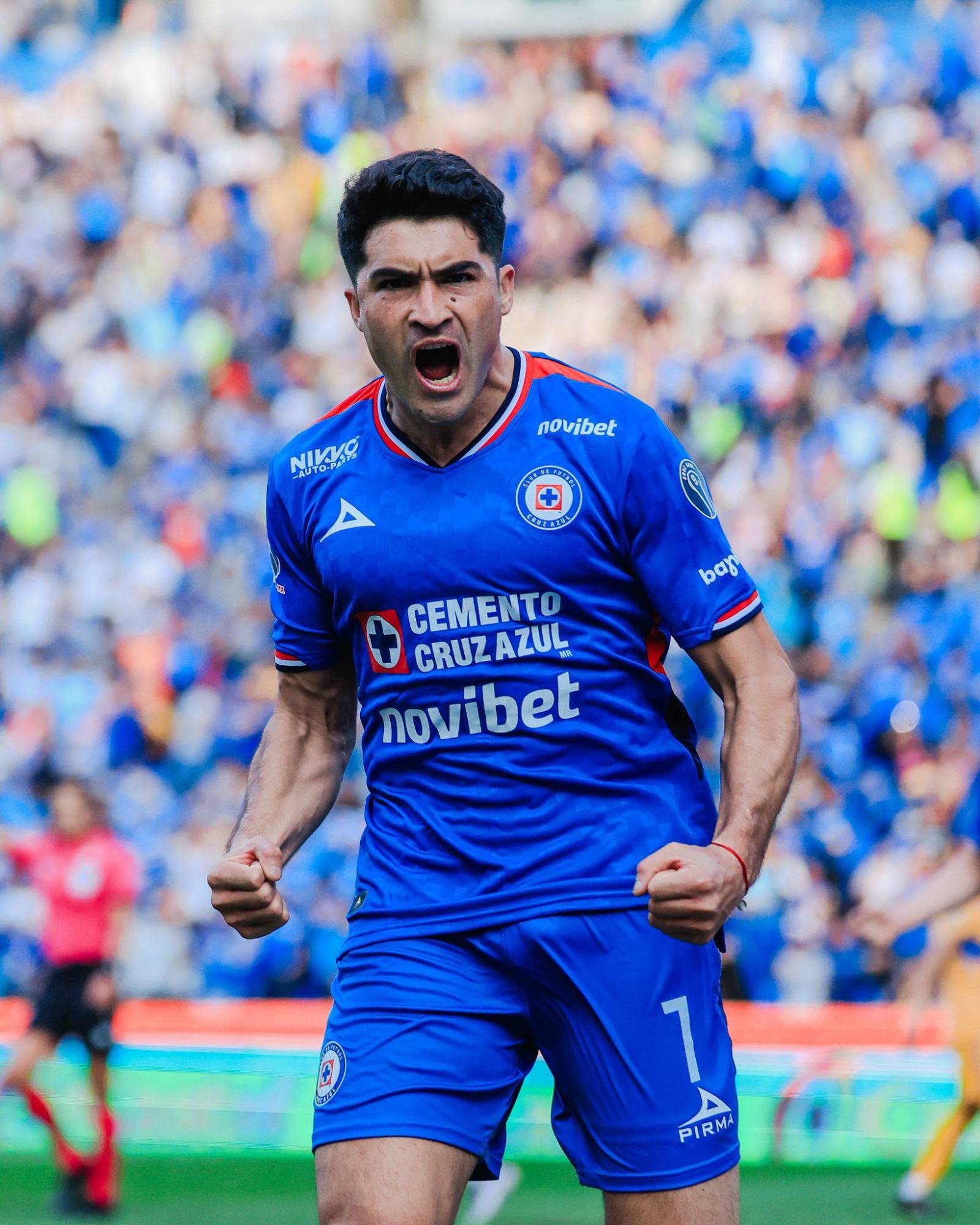 $!Cruz Azul vence a Tigres y se coloca como sublíder