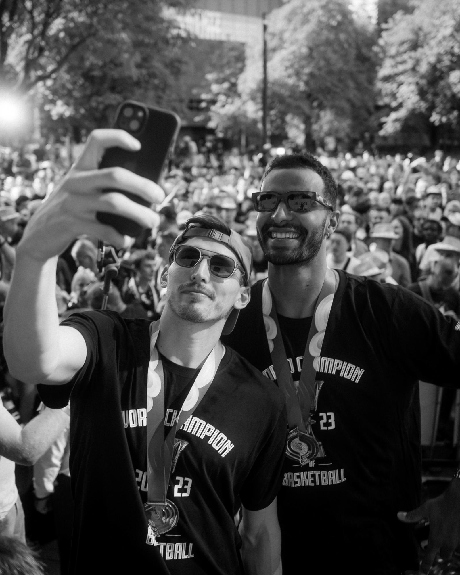 $!La Alemania campeona del mundo es recibida en Fráncfort por autoridades y aficionados