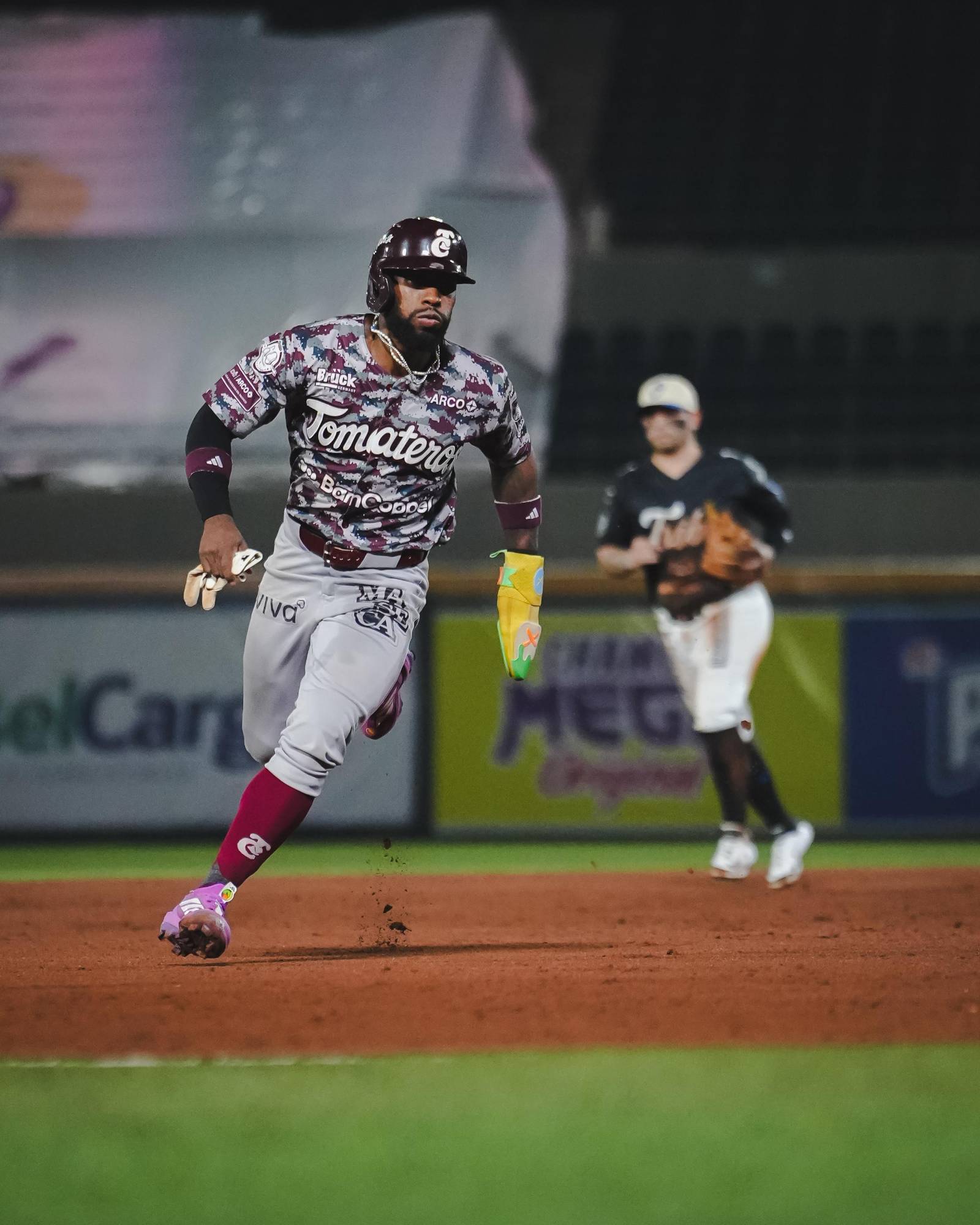 $!Tomateros cae en Ciudad Obregón y ve detenida su racha ganadora